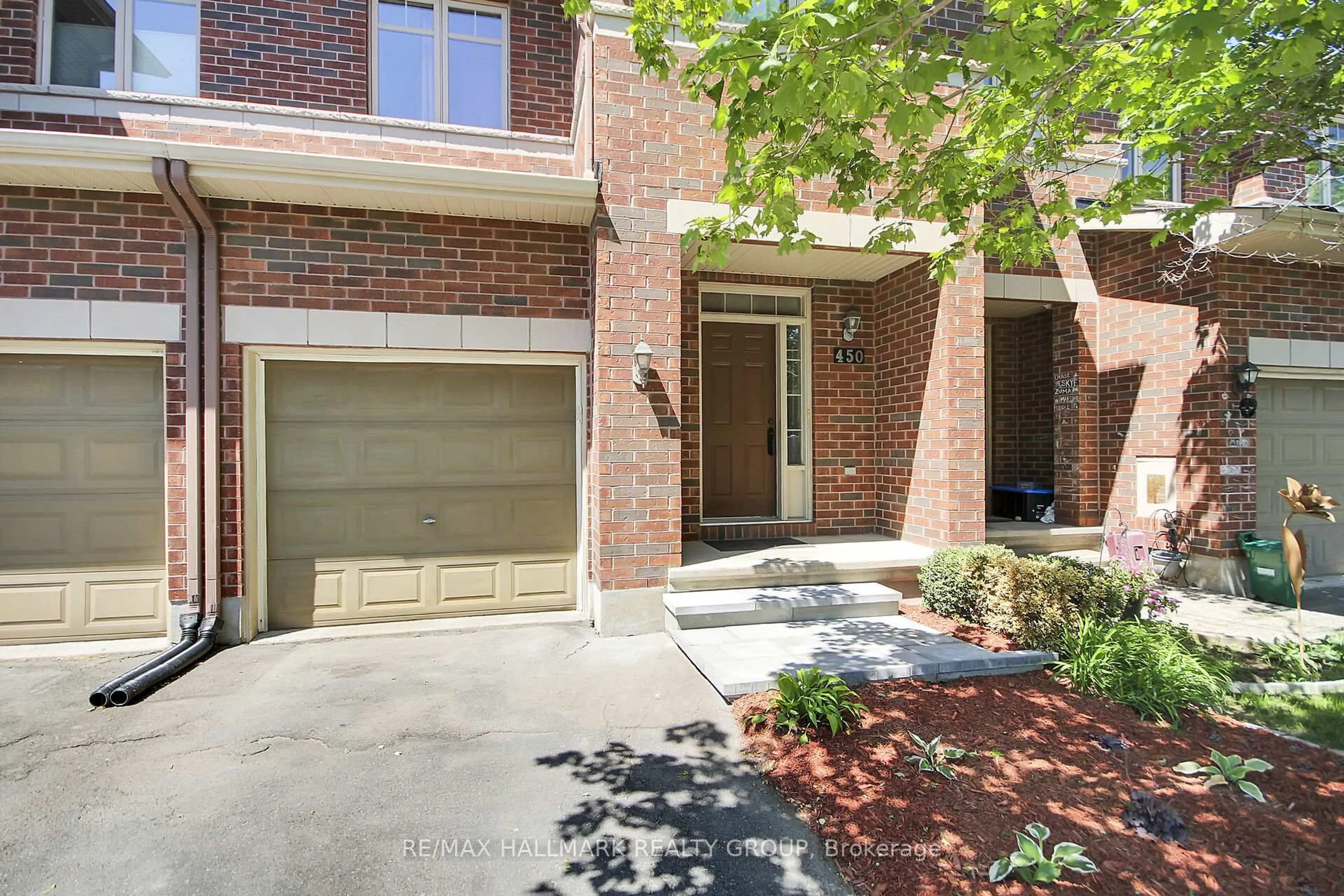Home with brick exterior material, street for 450 Sultan St, Ottawa Ontario K4A 0K2