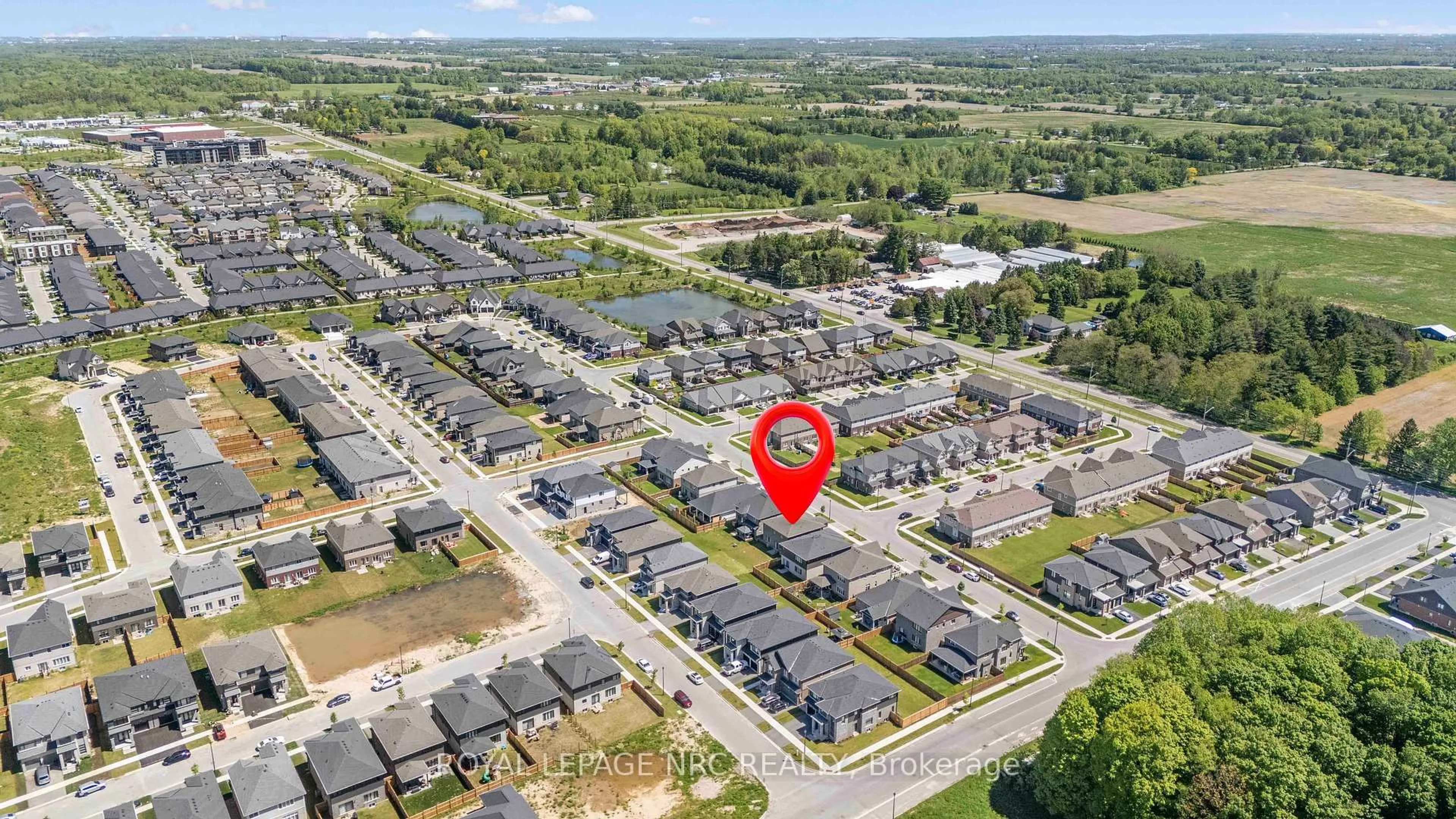 A pic from outside/outdoor area/front of a property/back of a property/a pic from drone, street for 12 Swan Ave, Pelham Ontario L0S 1E6