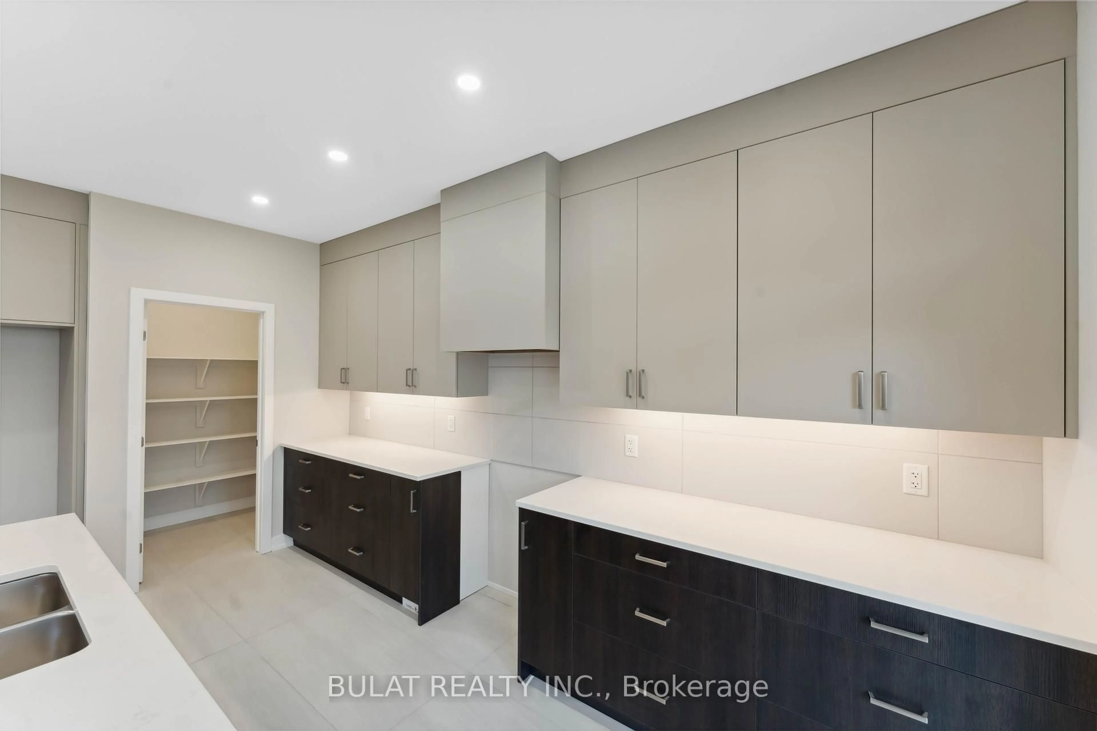 Unknown for 1357 Kitchener Ave, Ottawa Ontario K1V 6W2