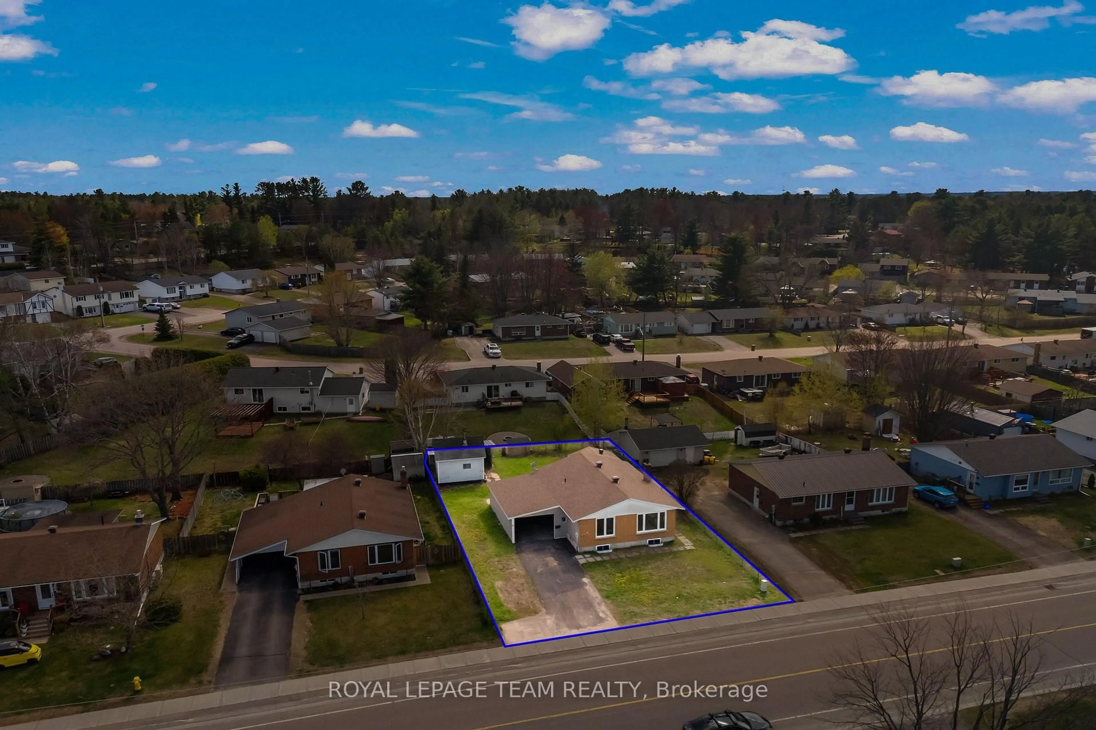 A pic from outside/outdoor area/front of a property/back of a property/a pic from drone, street for 61 Herman St, Petawawa Ontario K8H 3B2