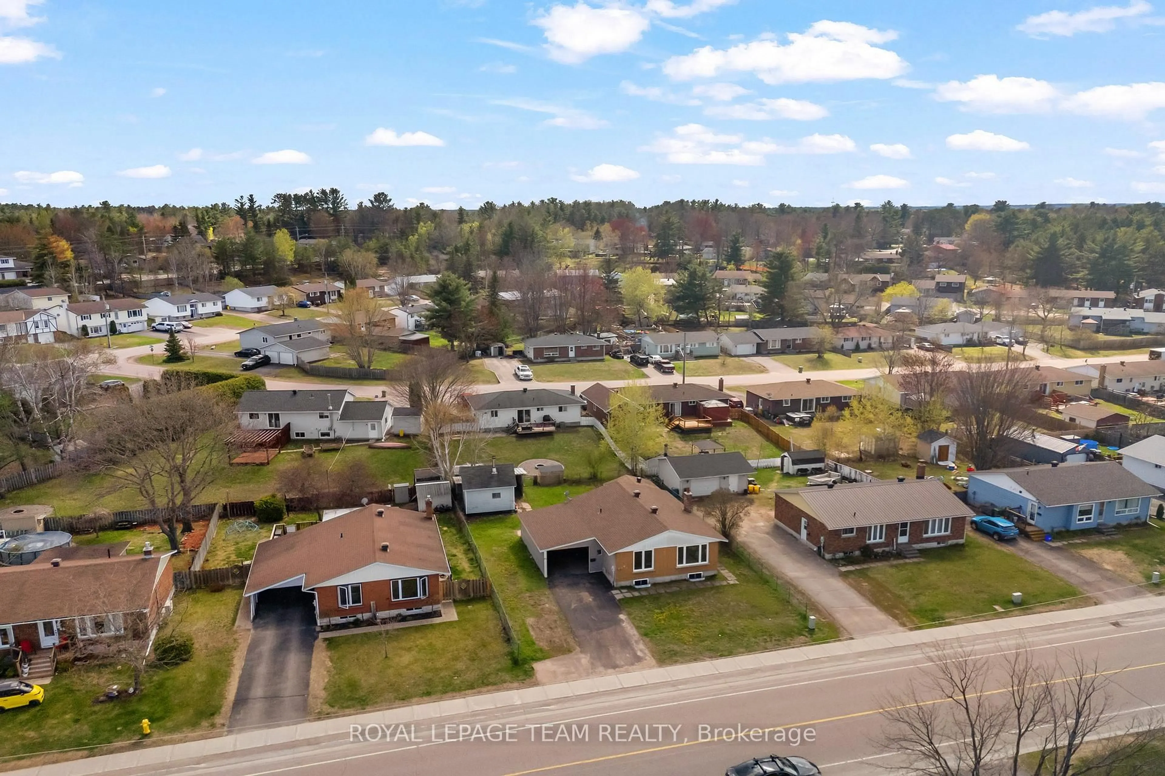 A pic from outside/outdoor area/front of a property/back of a property/a pic from drone, street for 61 Herman St, Petawawa Ontario K8H 3B2