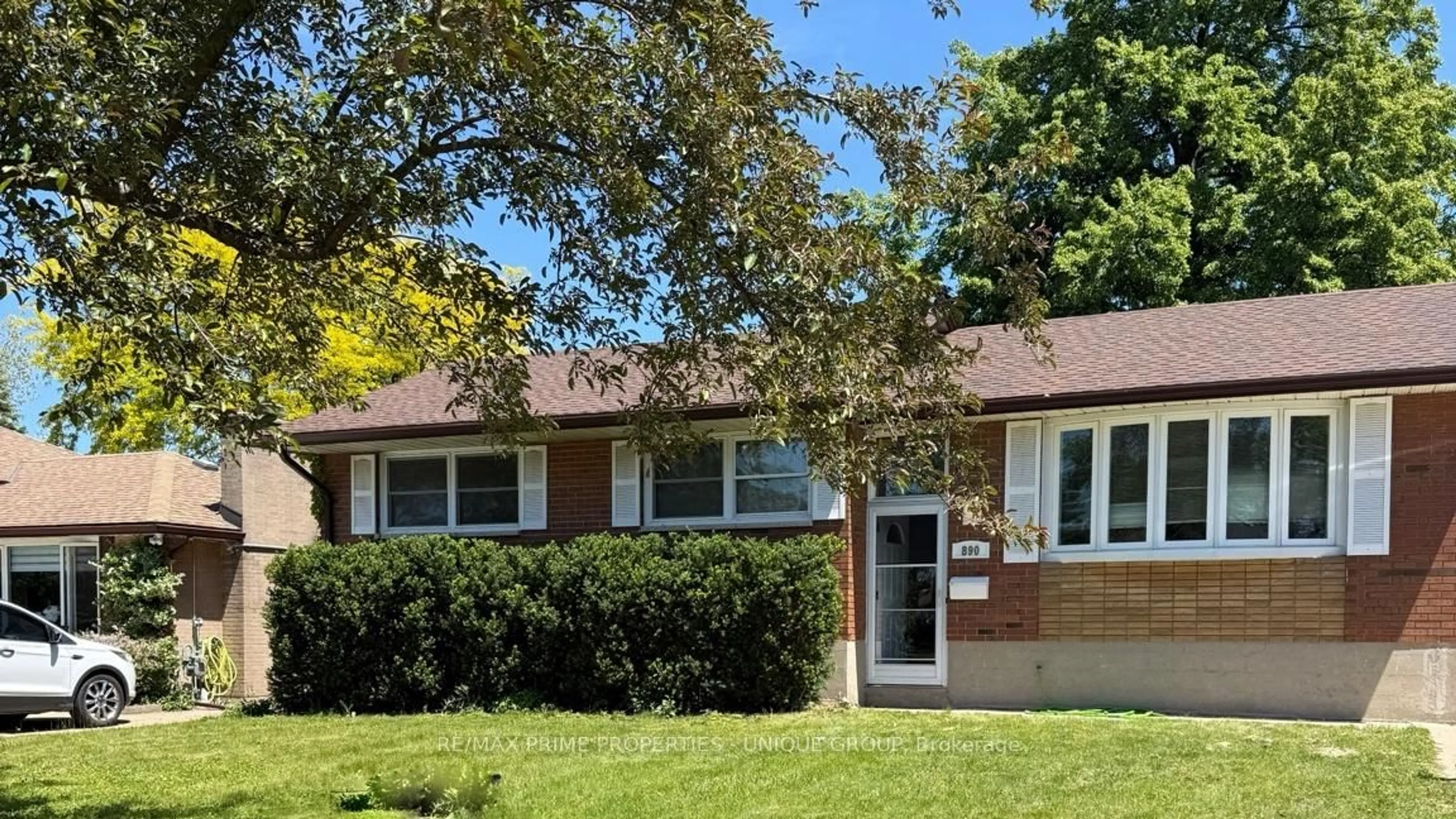 Home with brick exterior material, street for 890 Hollands Ave, Sarnia Ontario N7S 3C1