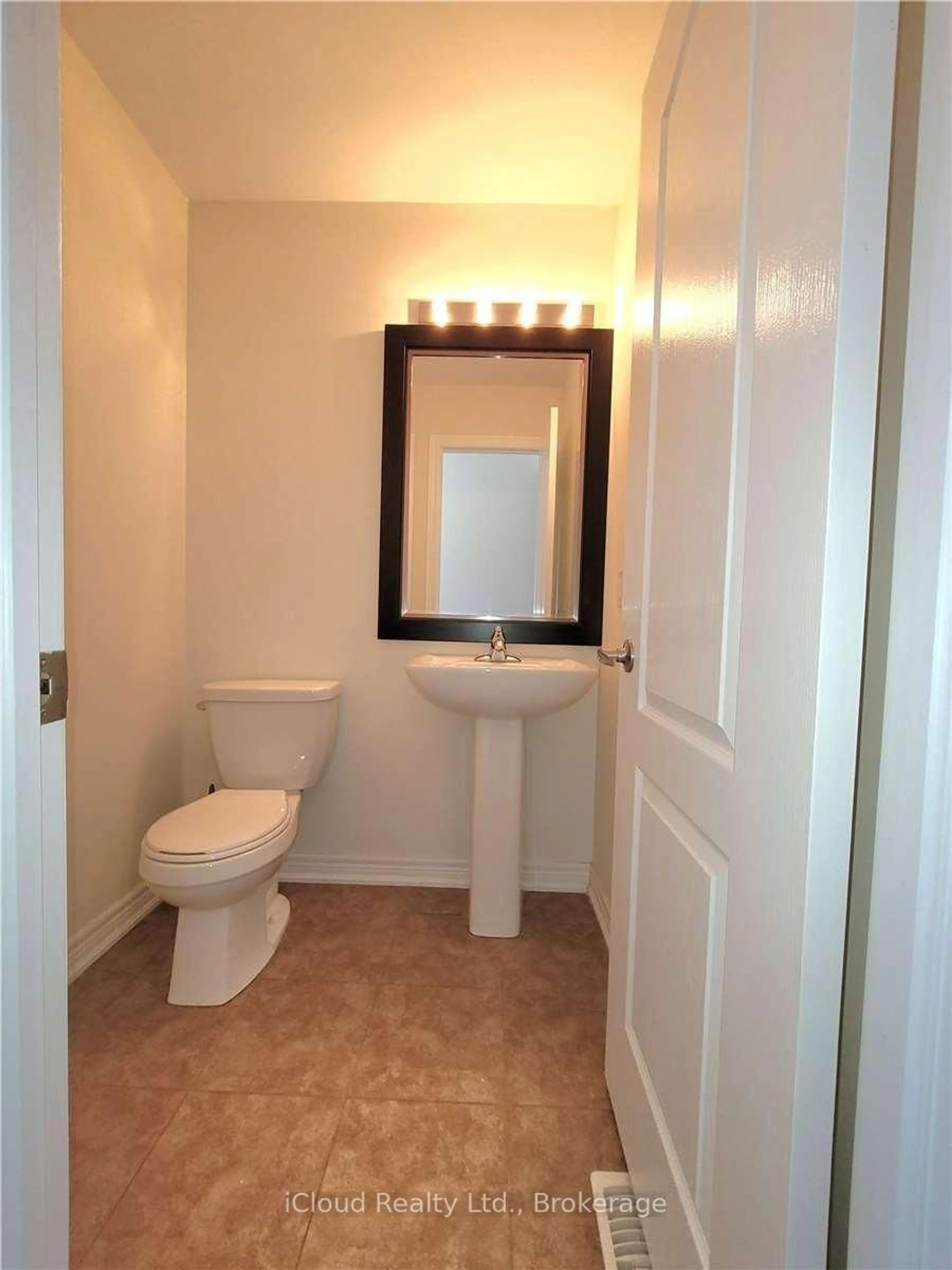 Standard bathroom, unknown for 782 Cook Cres, Shelburne Ontario L9V 3V3