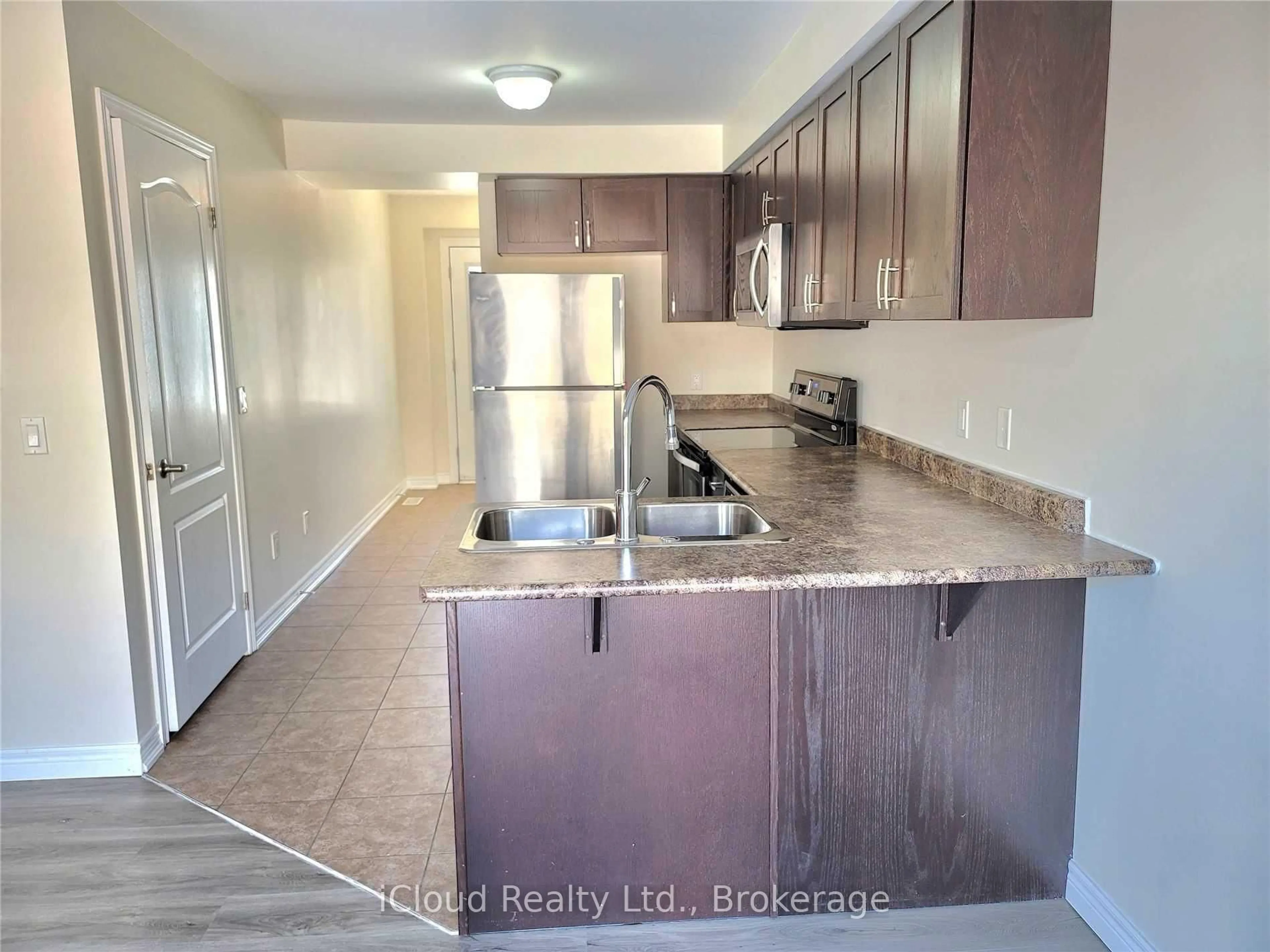 Standard kitchen, unknown for 782 Cook Cres, Shelburne Ontario L9V 3V3