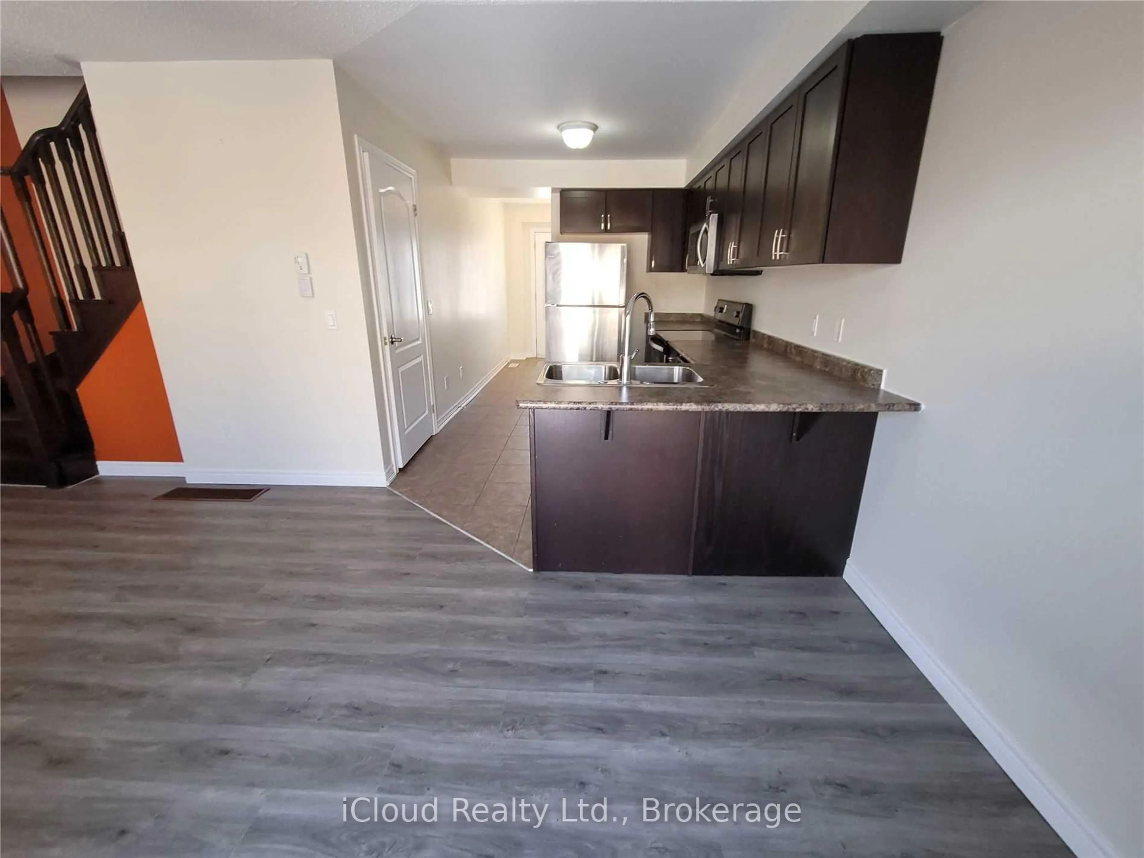 Standard kitchen, unknown for 782 Cook Cres, Shelburne Ontario L9V 3V3