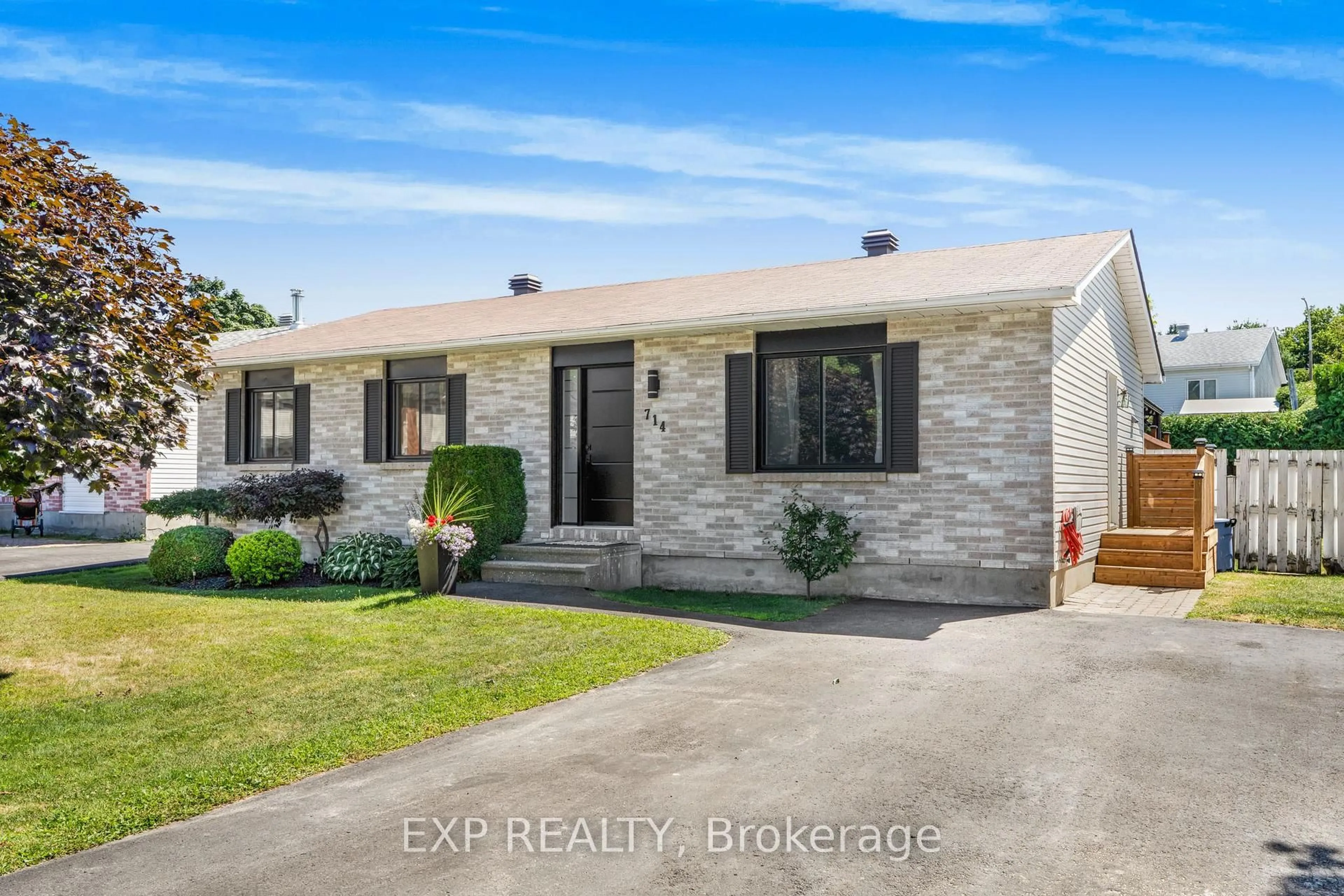 Home with brick exterior material, street for 714 MORRIS St, Clarence-Rockland Ontario K4K 1M9