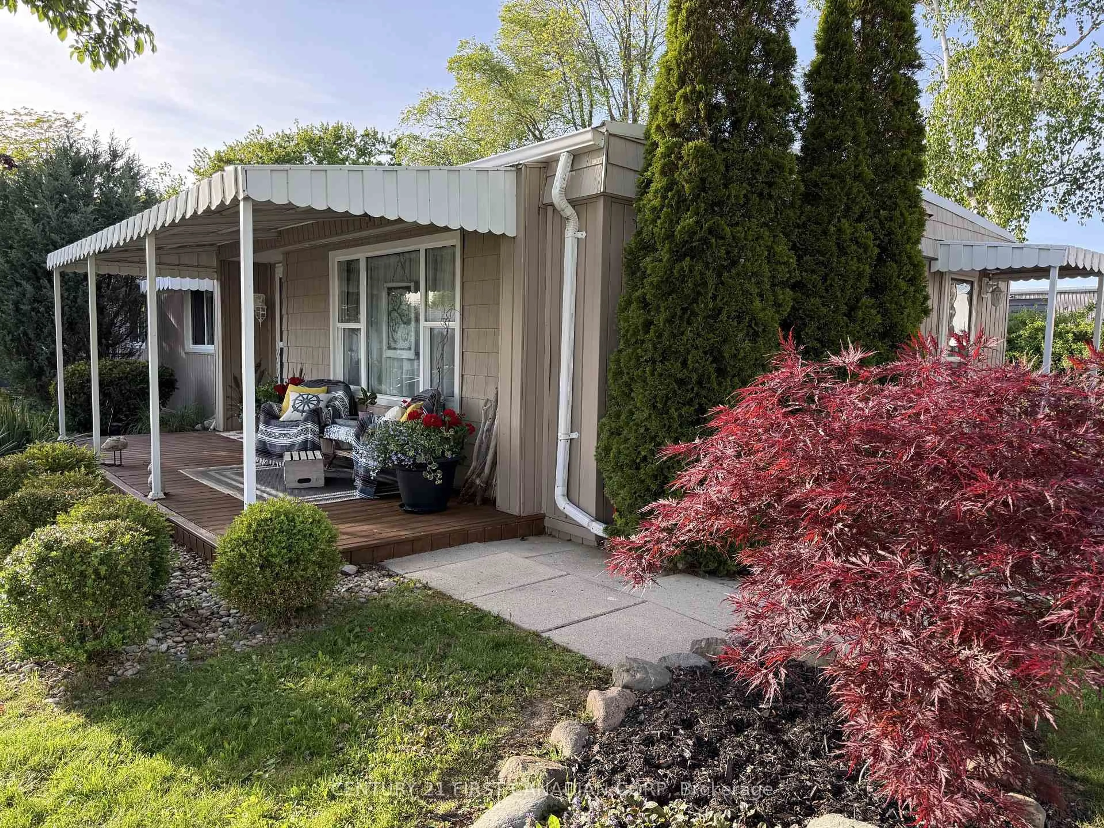 Home with vinyl exterior material, street for 29 Maple Grove Crt, South Huron Ontario N0M 1T0
