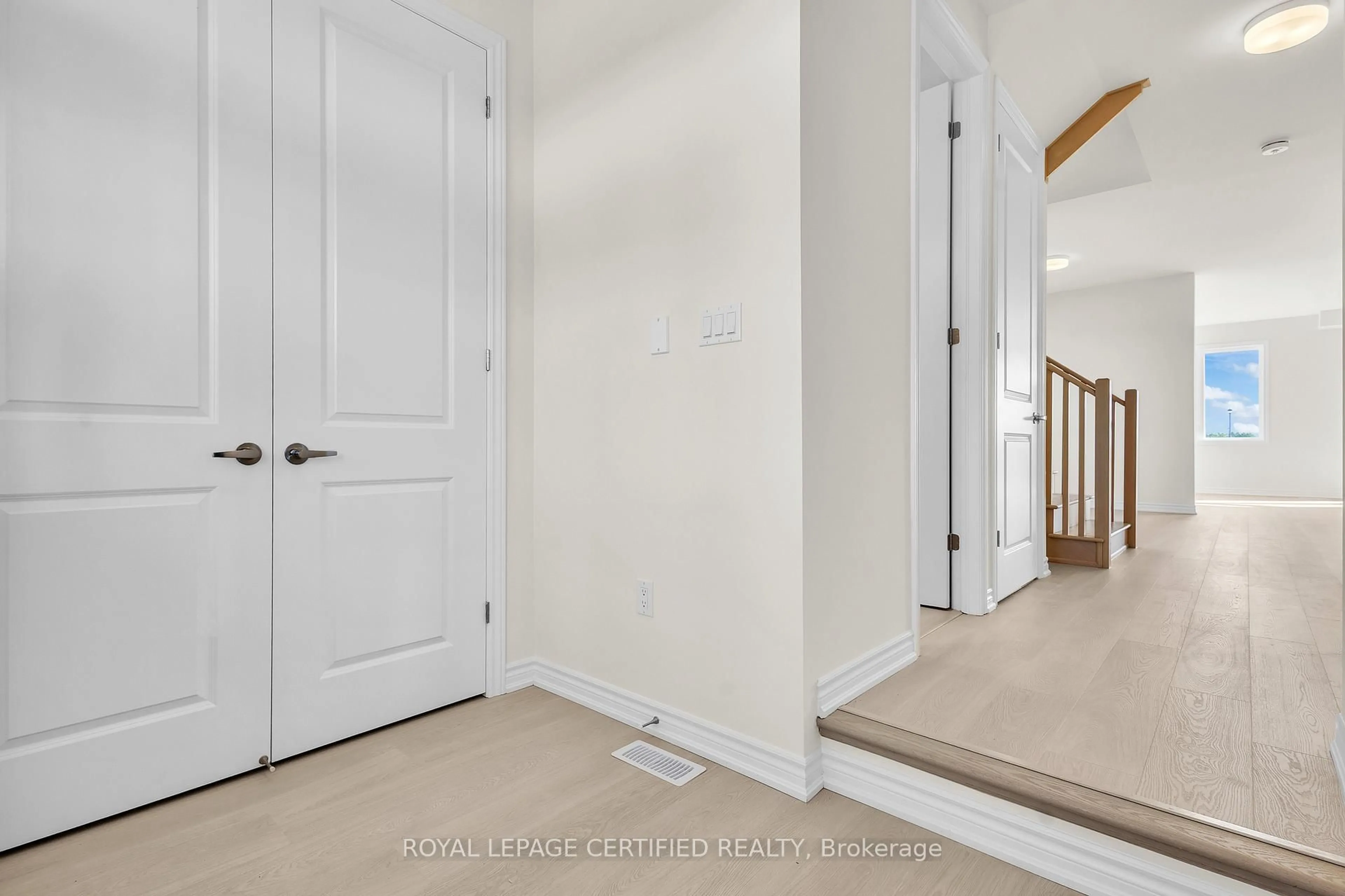 Indoor entryway for 363 Farley Rd, Centre Wellington Ontario N1M 0K9