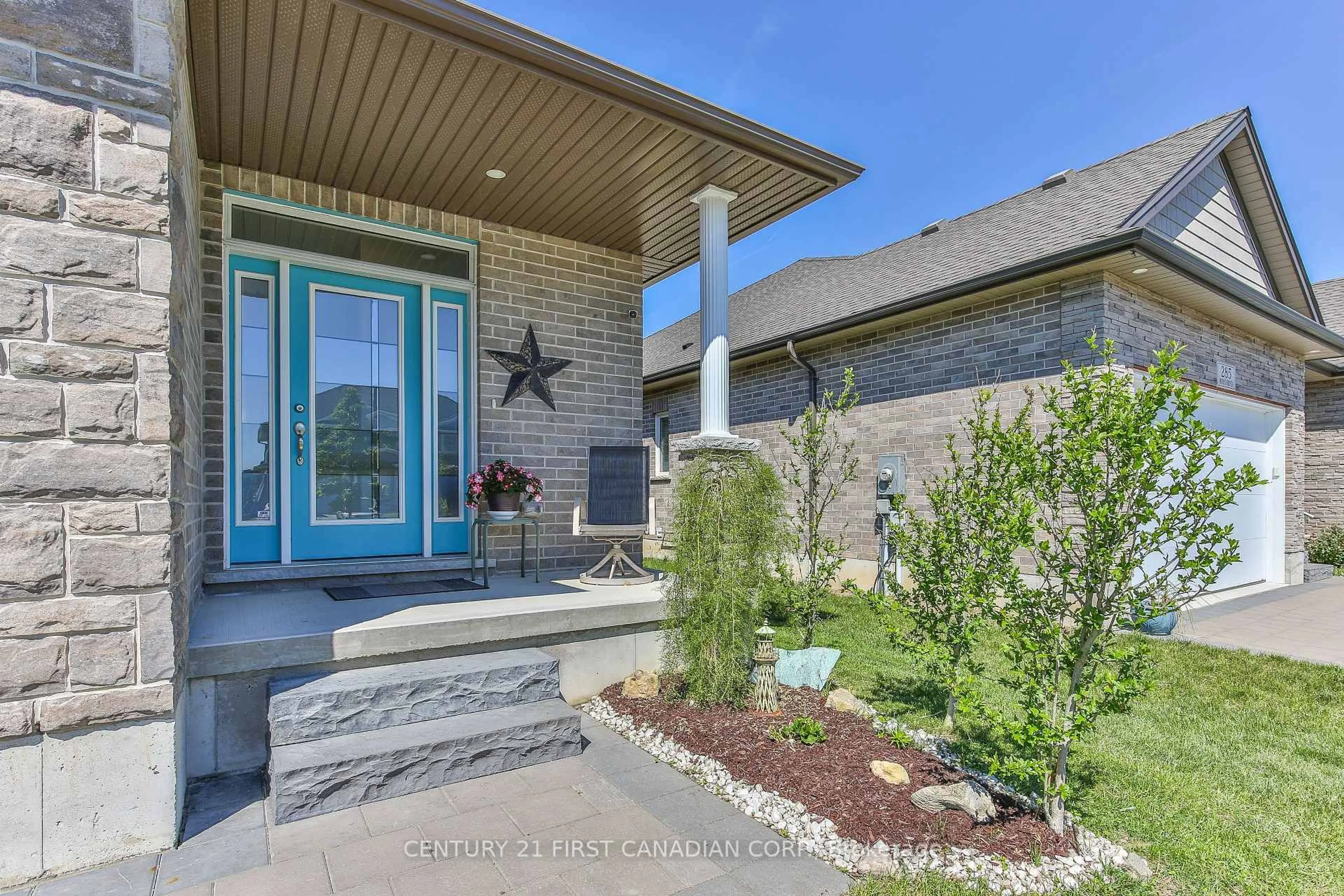 Indoor entryway for 283 Boyd Blvd, Zorra Ontario N0M 2M0