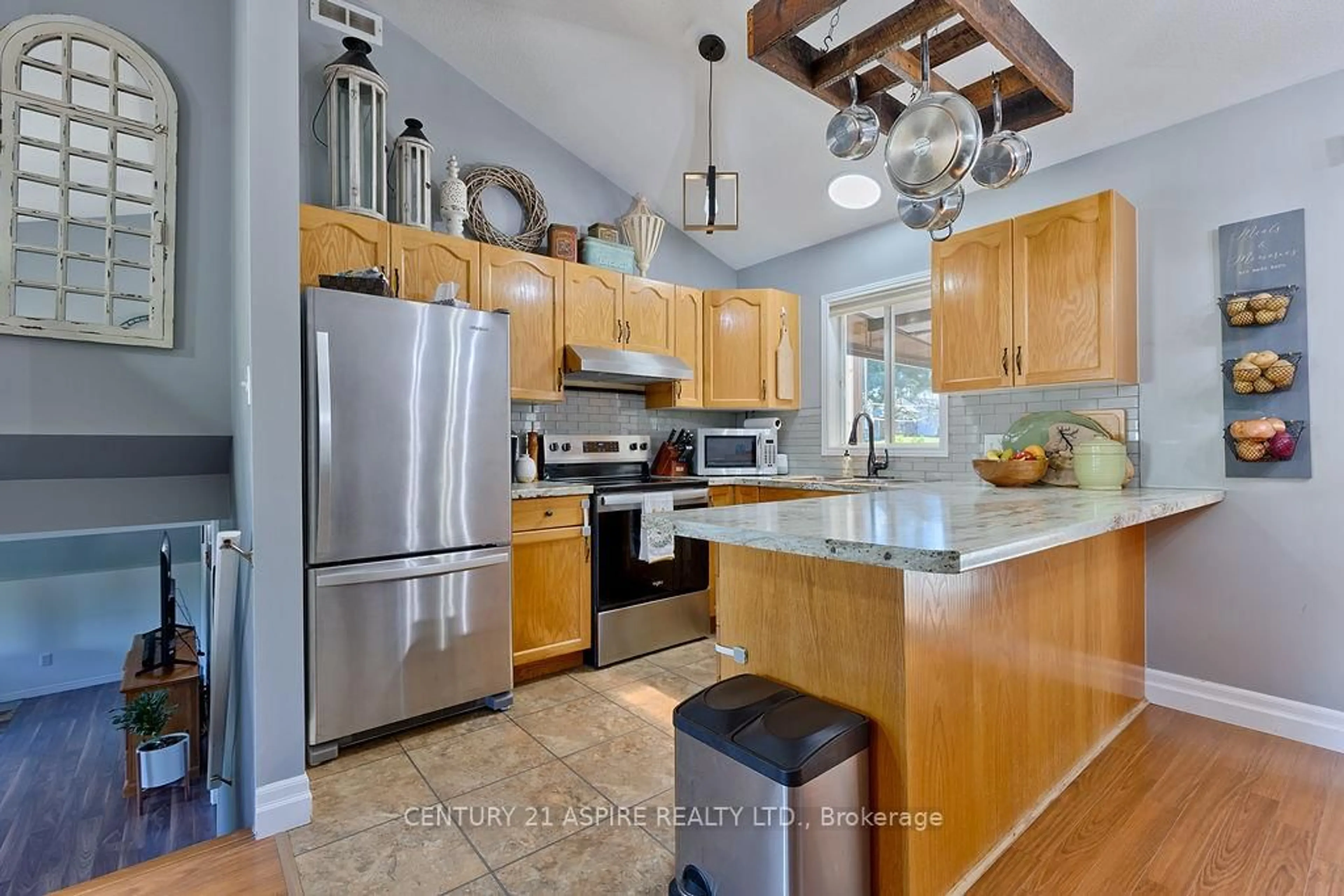 Open concept kitchen, unknown for 3 Dennis Cres, Petawawa Ontario K8A 8P3