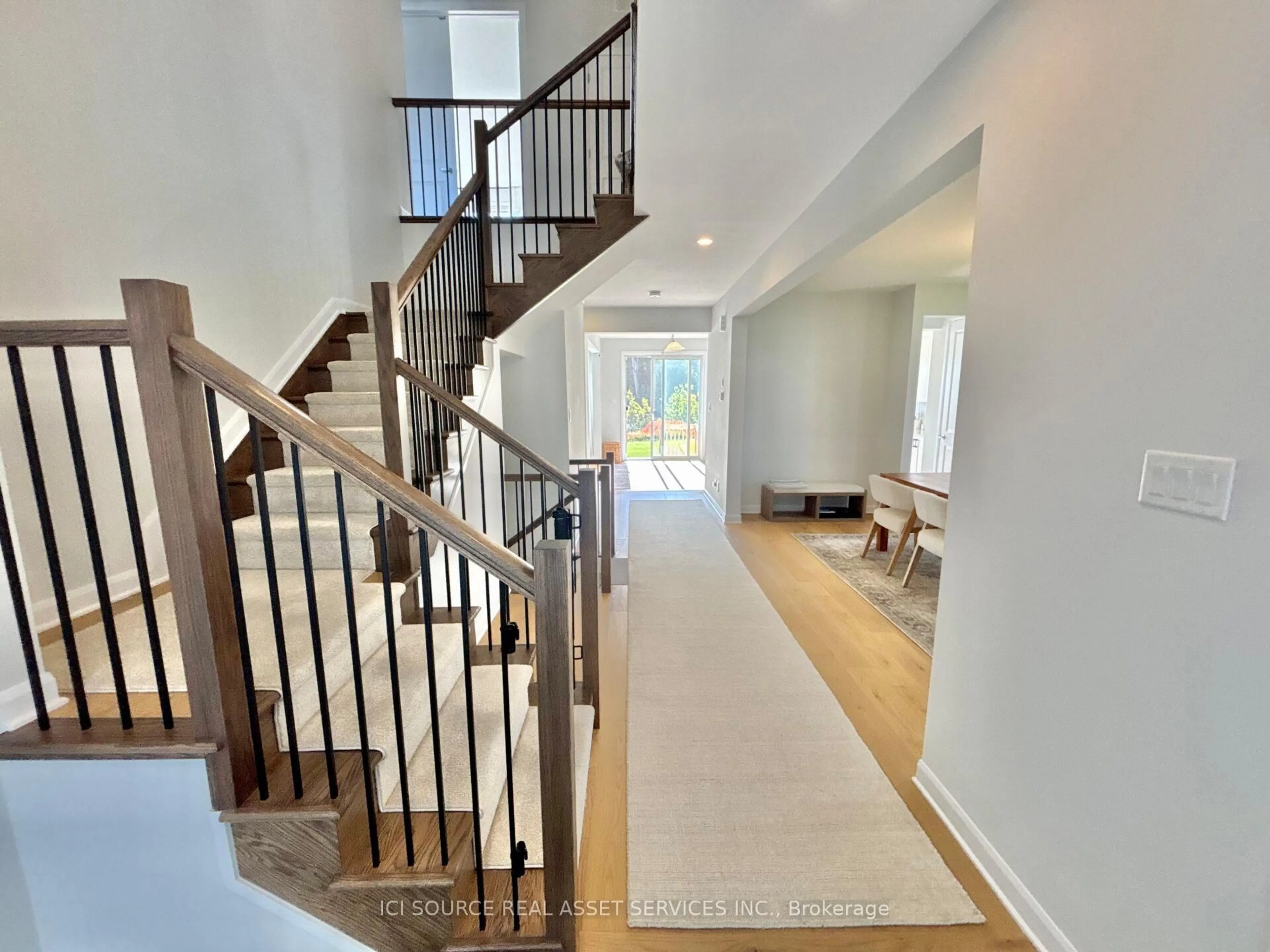 Stairs for 128 D'arleux Pl, Manotick Ontario K4M 0W7