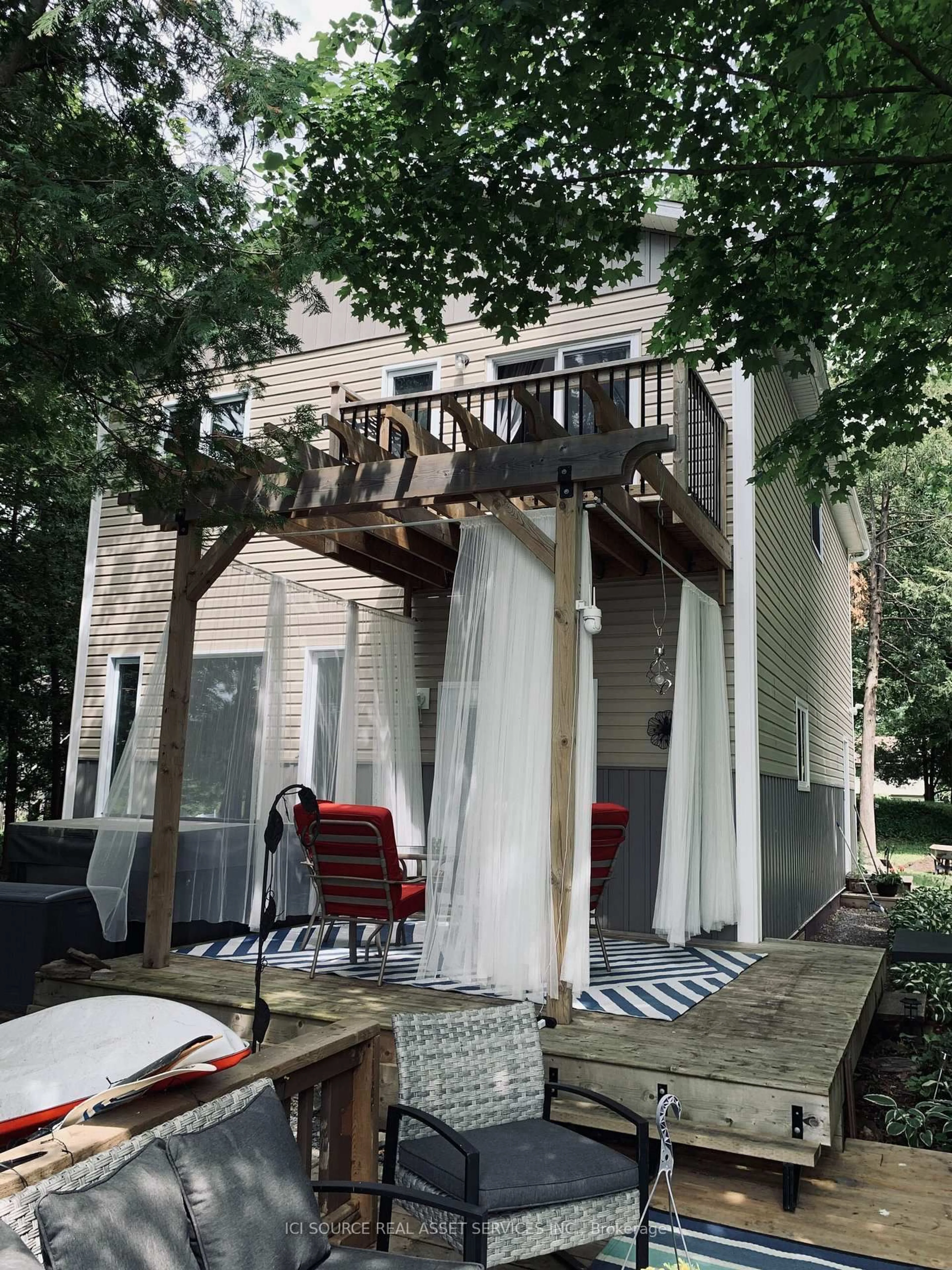 Patio, street for 249 Borden Rd, Carleton Place Ontario K7C 3P1