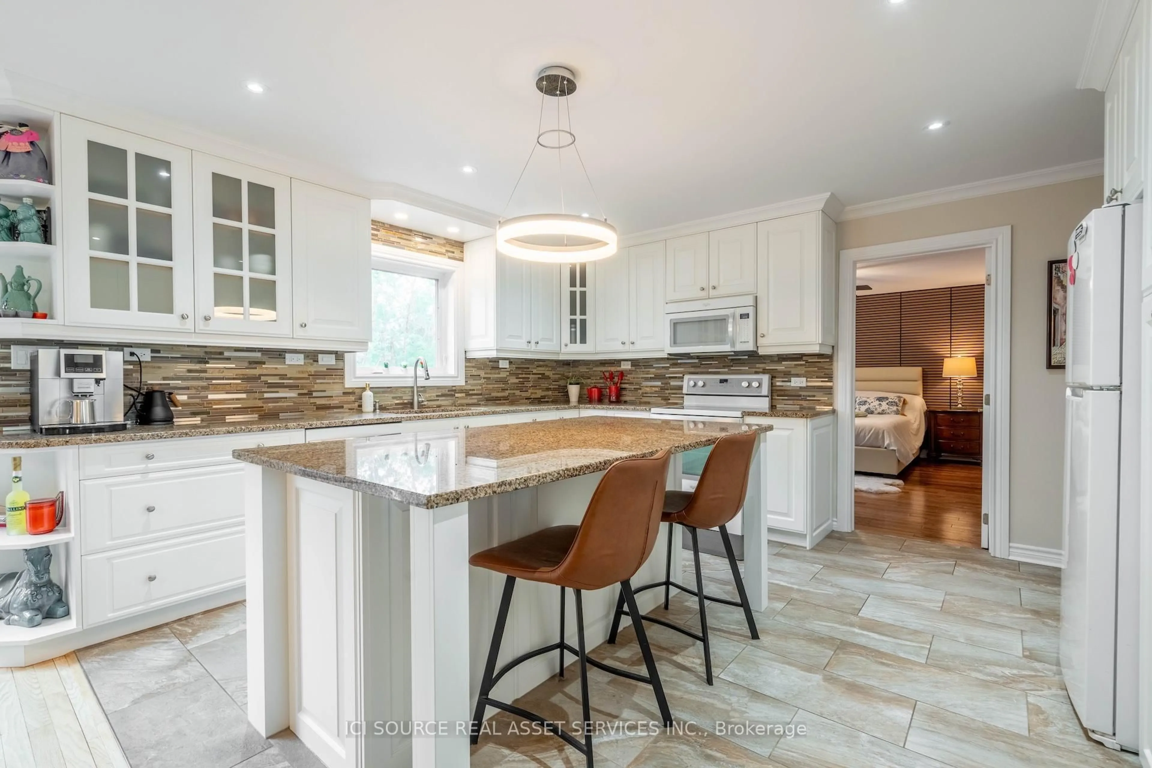 Open concept kitchen, ceramic/tile floor for 19241 Richmond Crt, South Glengarry Ontario K0C 2E0