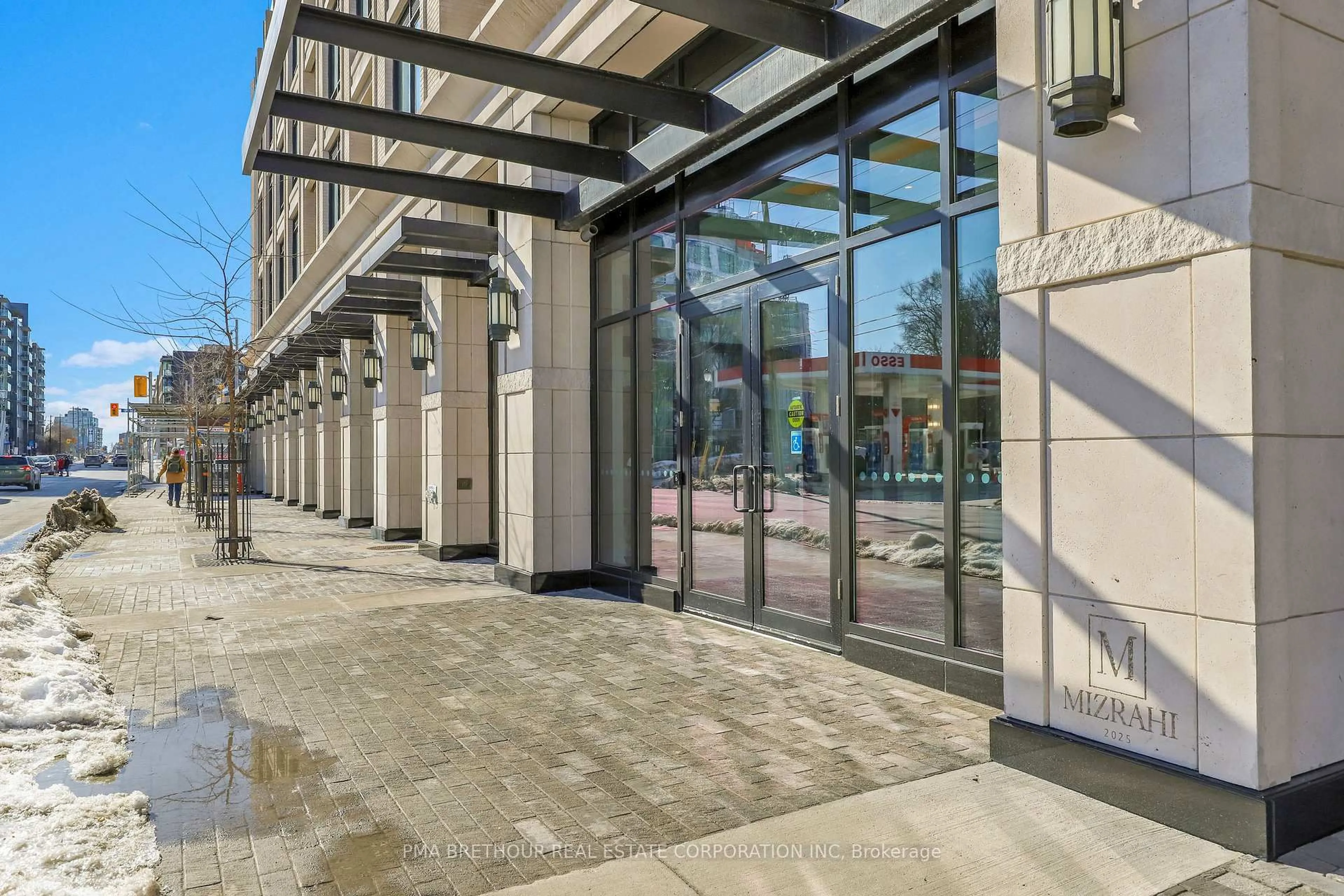 Indoor foyer for 1451 Welington St #508, Ottawa Ontario K1Y 2X3