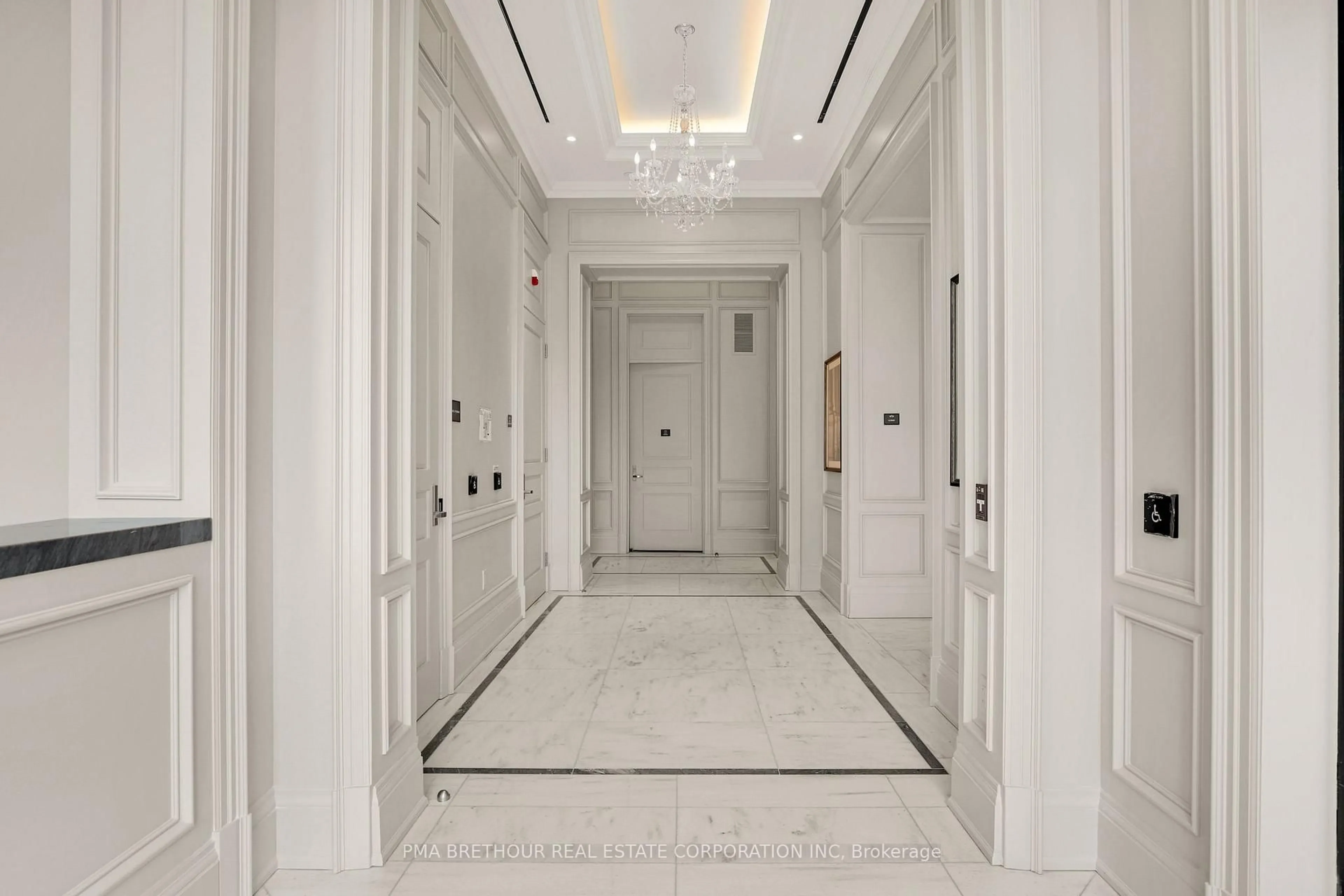 Indoor foyer for 1451 Welington St #508, Ottawa Ontario K1Y 2X3