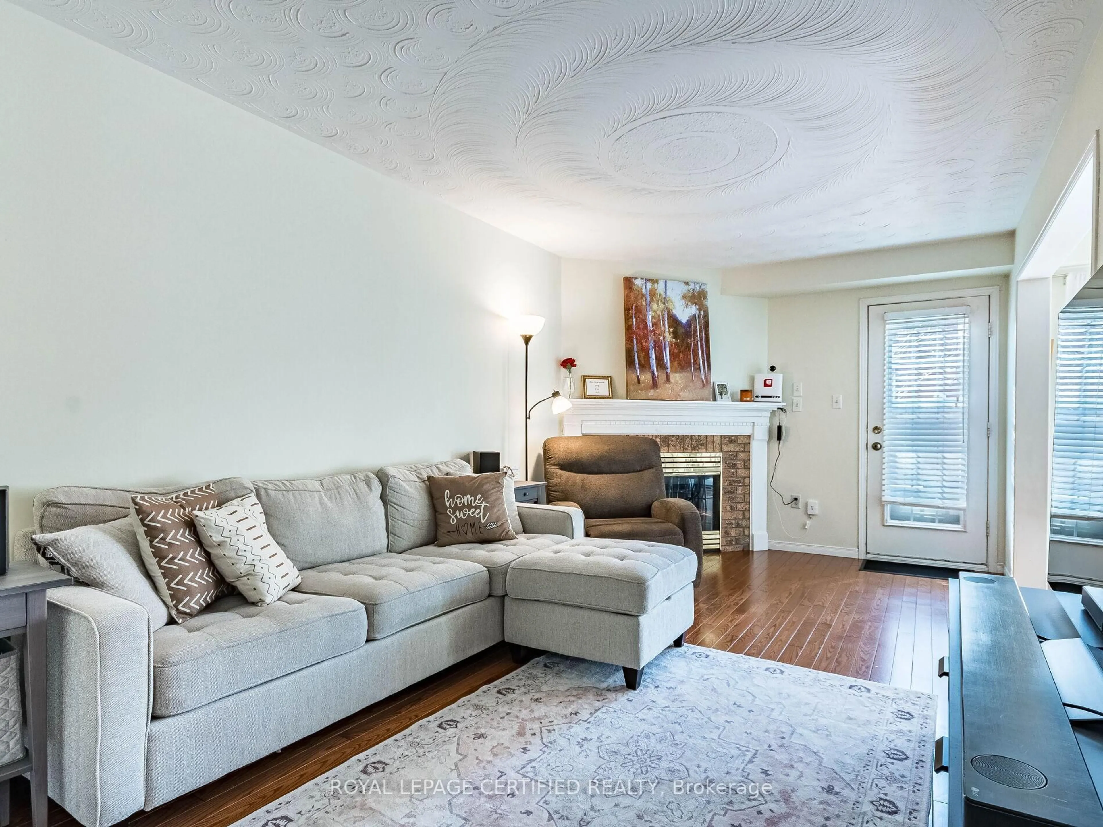 Living room with furniture, unknown for 7-255 Mount Albion Rd, Hamilton Ontario L8K 6P7