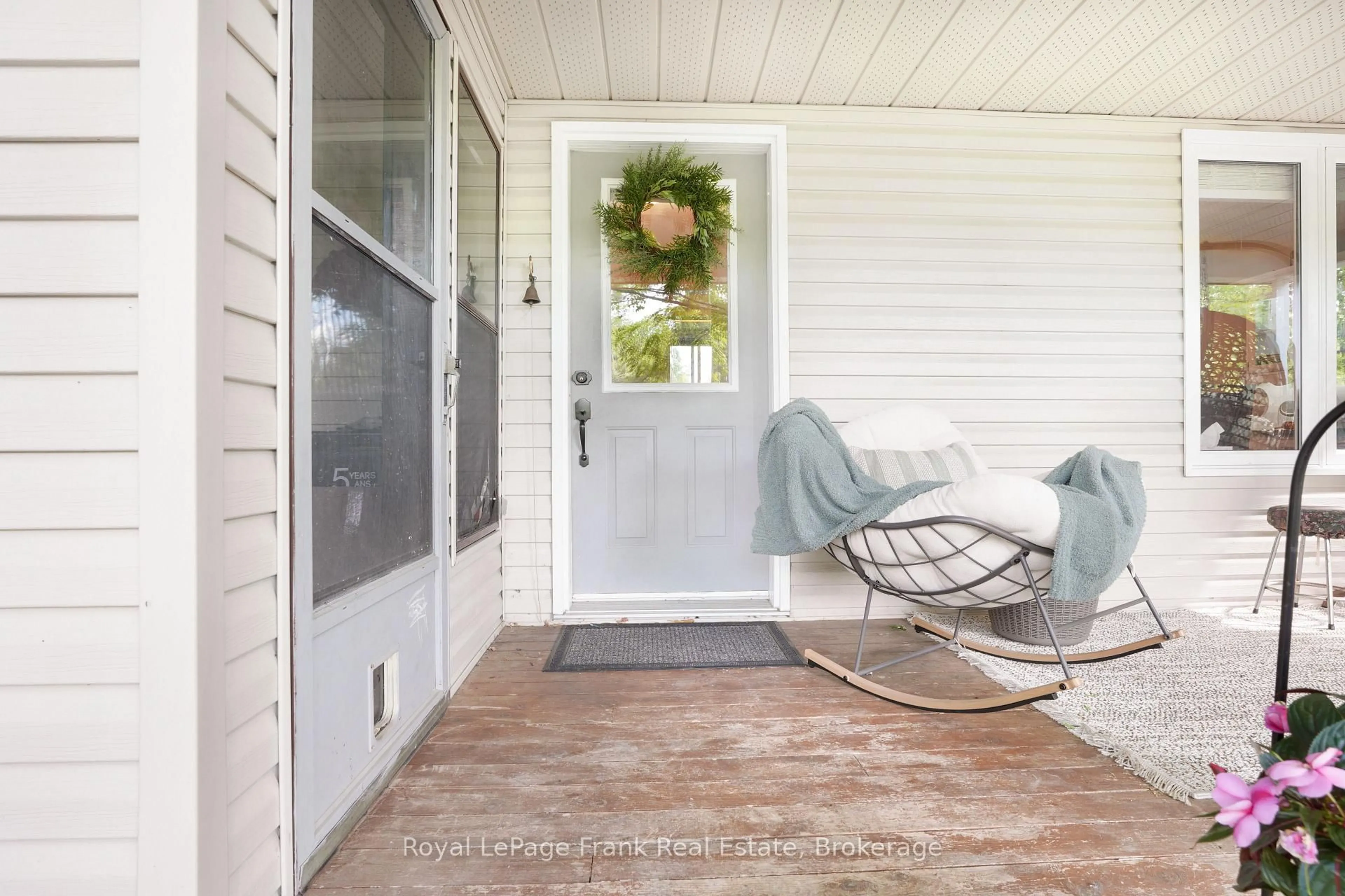 Indoor entryway for 5661 Highway No. 28, North Kawartha Ontario K0L 2H0