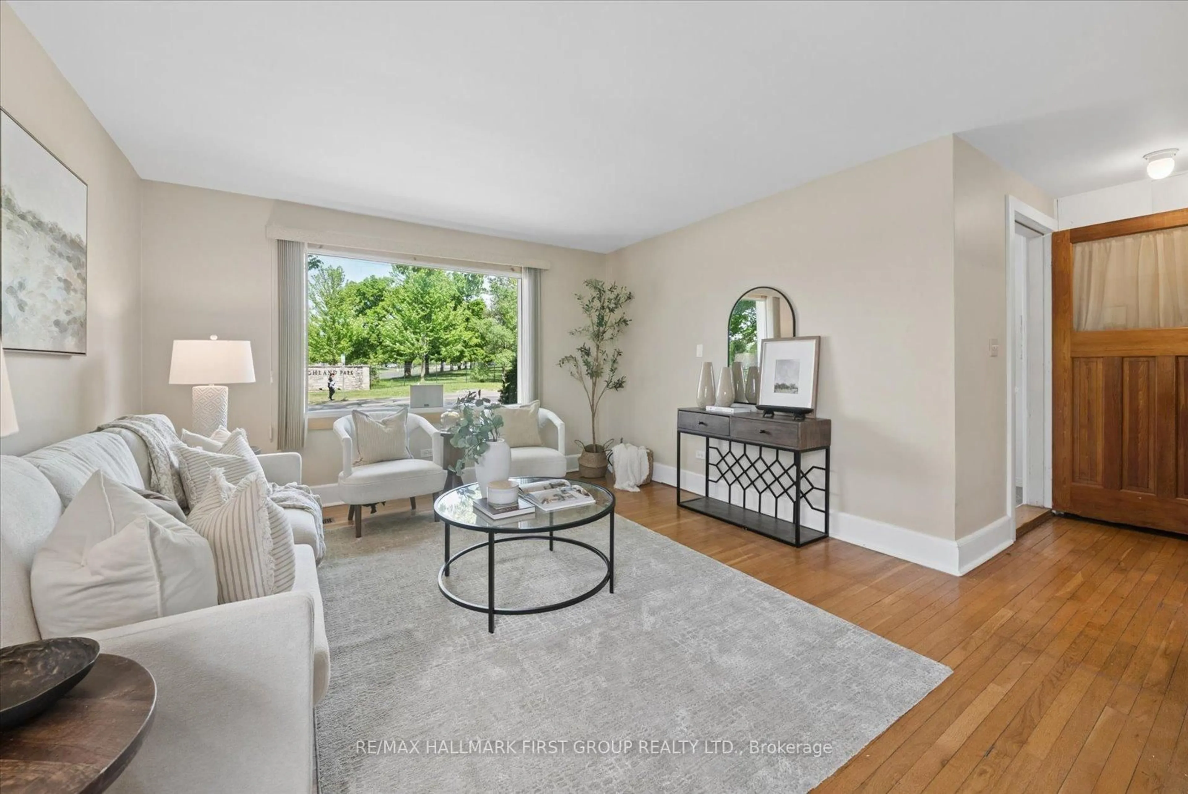 Living room with furniture, unknown for 2511 Bensfort Rd, Peterborough Ontario K9J 1C7