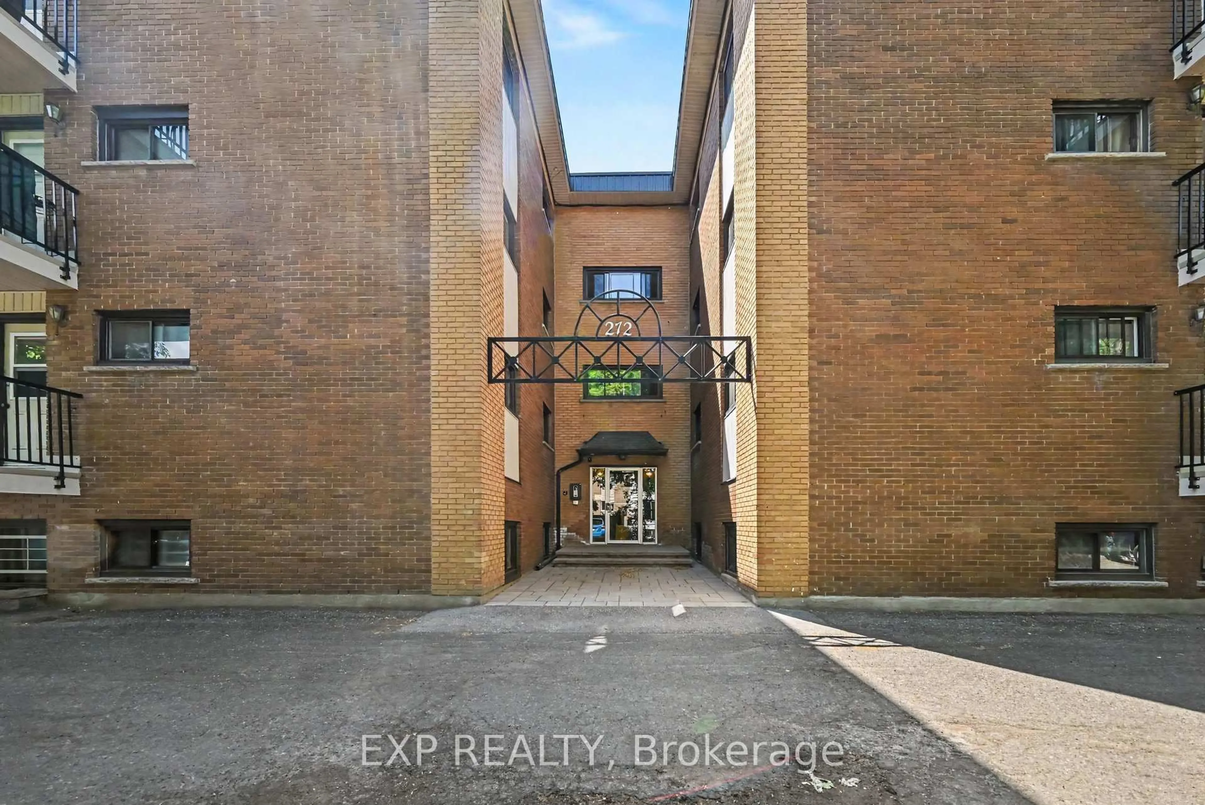 Unknown for 272 Beechwood Ave #15, Ottawa Ontario K1L 8A6