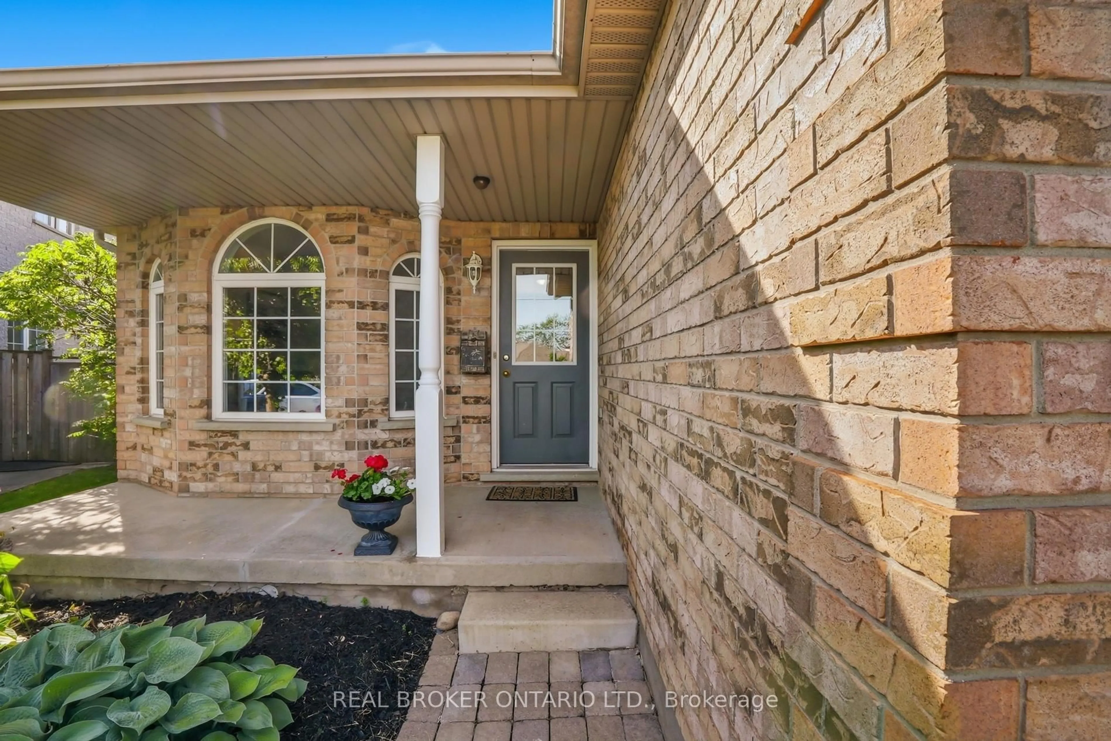 Home with brick exterior material, street for 26 Kelly Crt, Guelph Ontario N1K 1W3