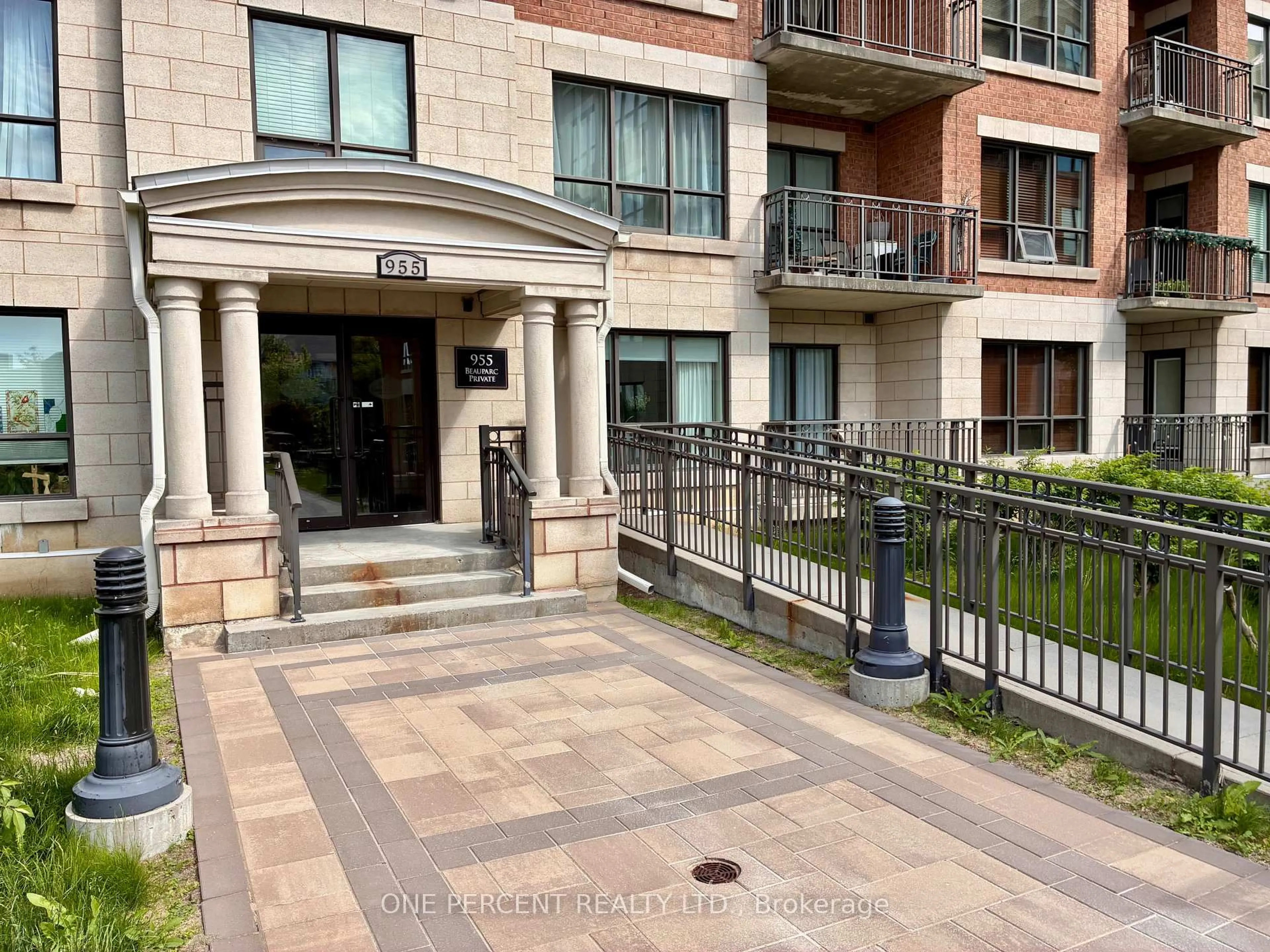 Unknown for 955 Beauparc Private #316, Ottawa Ontario K1J 0A2