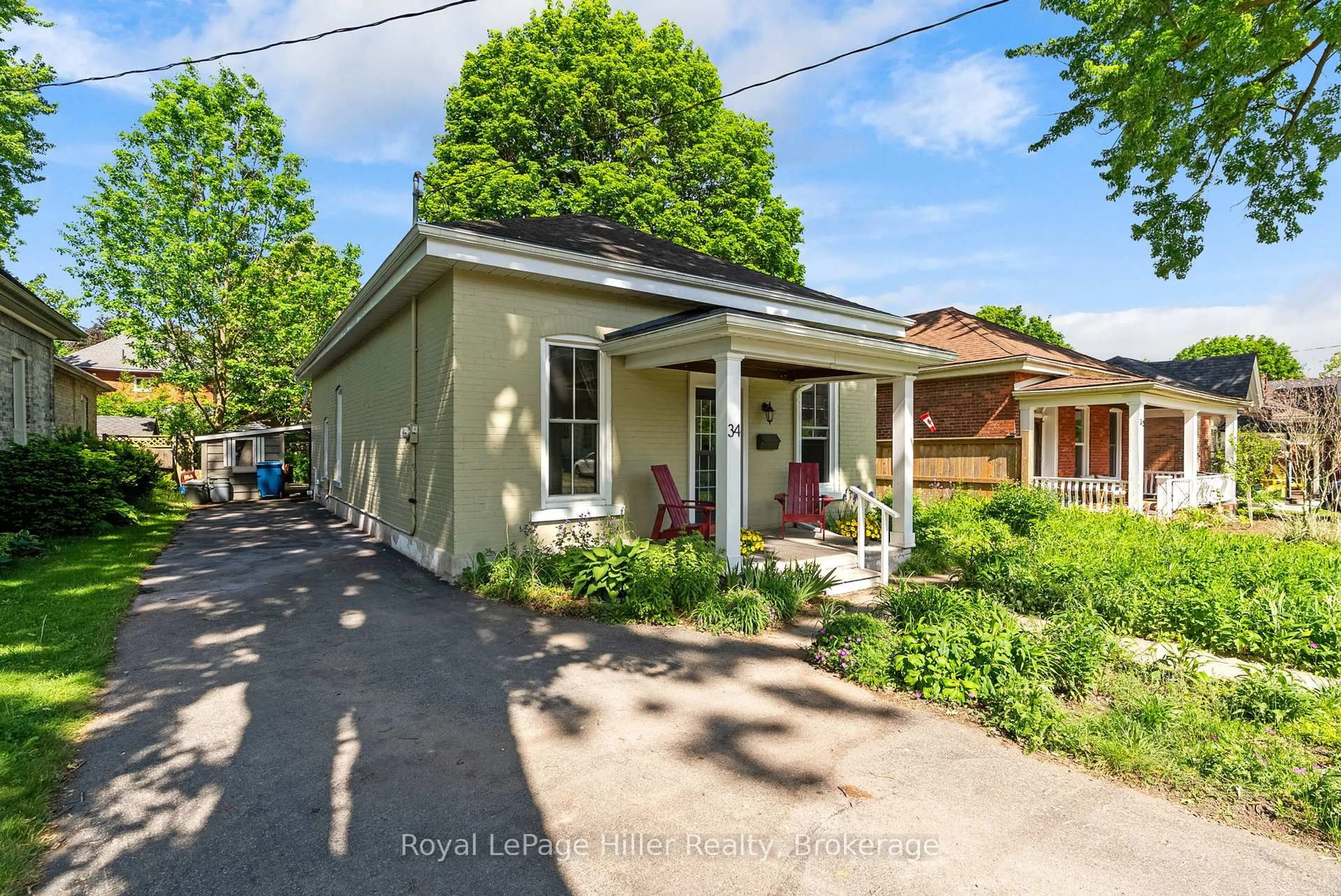 A pic from outside/outdoor area/front of a property/back of a property/a pic from drone, street for 34 Bay St, Stratford Ontario N5A 4K6