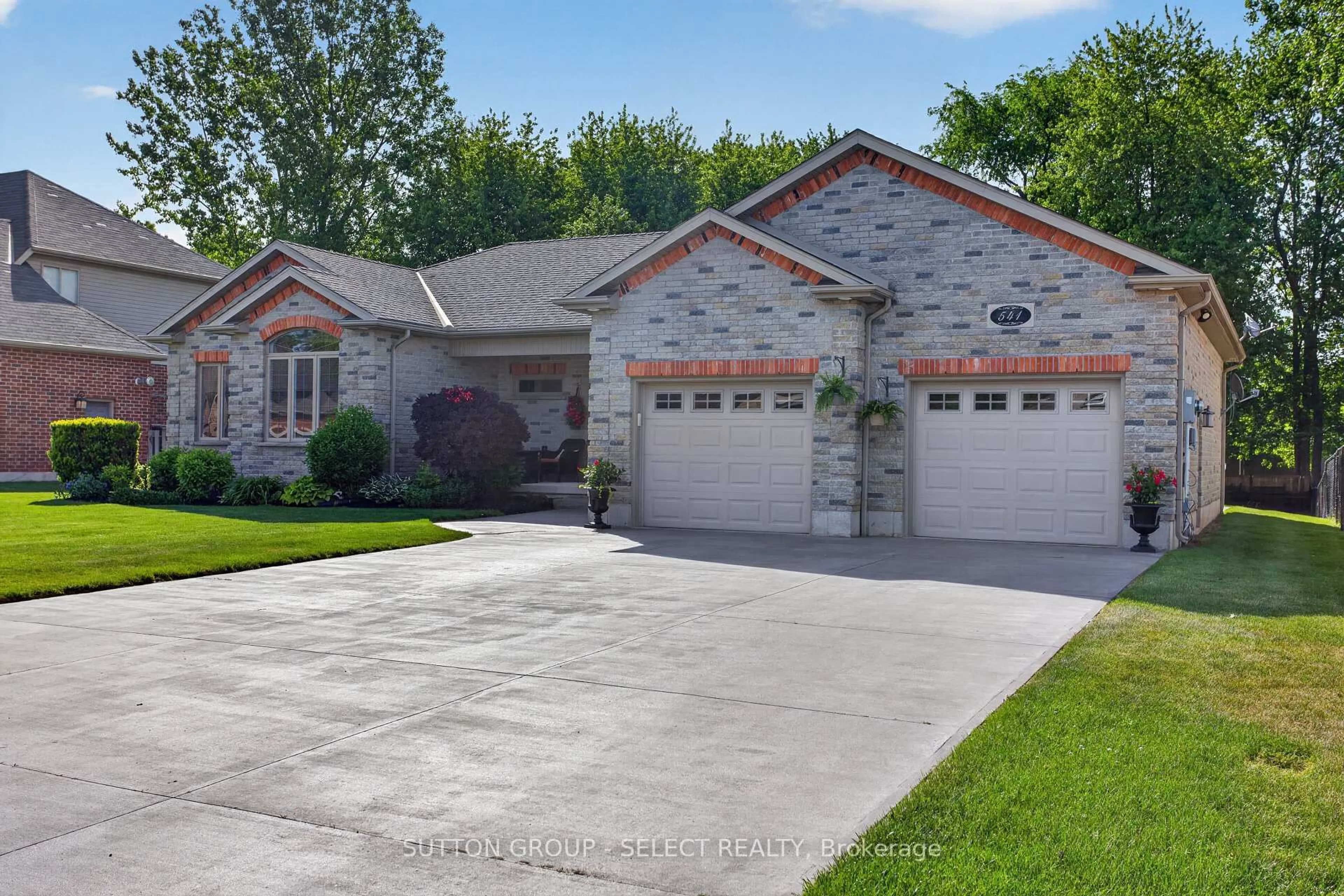 Home with brick exterior material, street for 541 Juliana Dr, Strathroy-Caradoc Ontario N0L 1W0