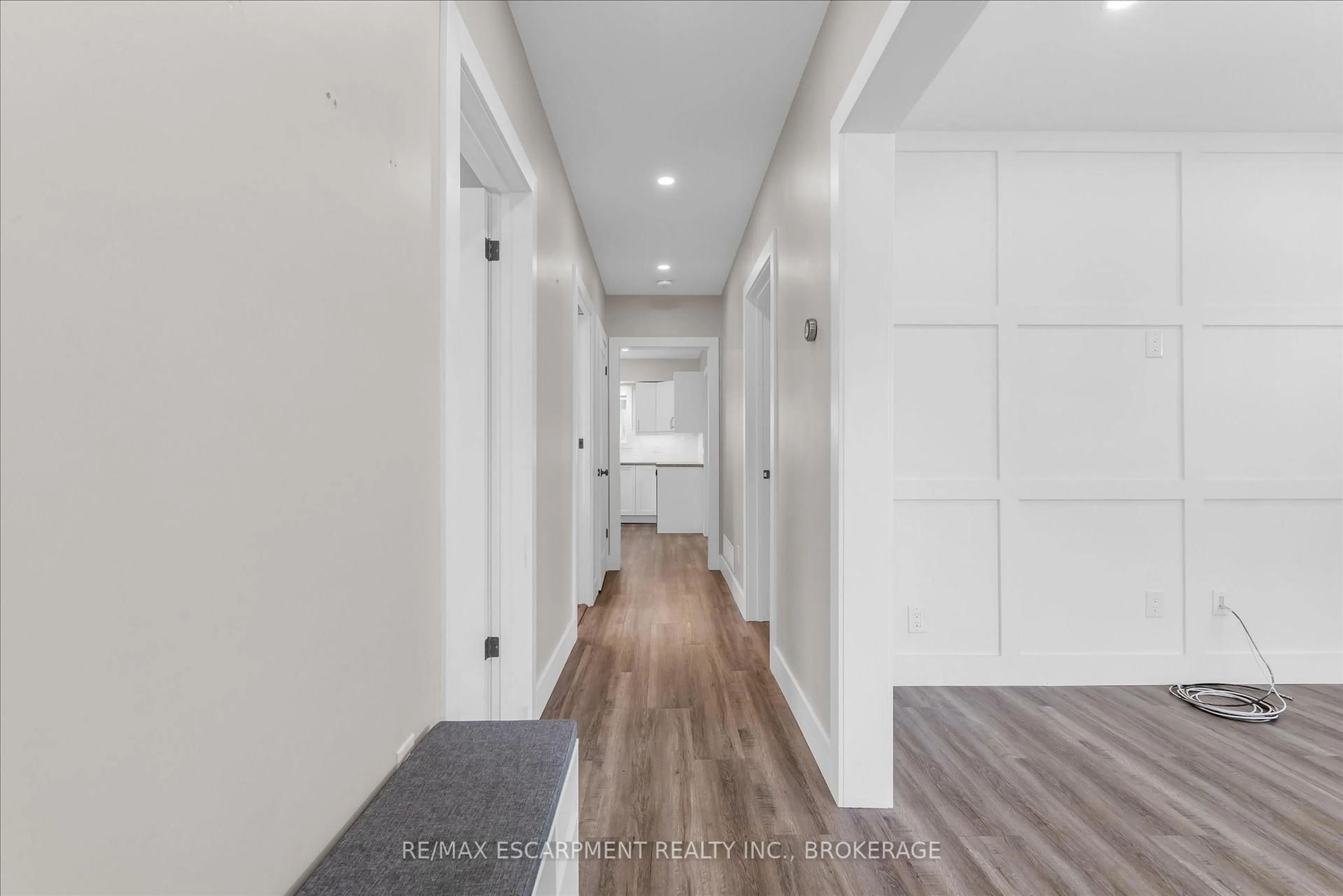 Indoor entryway for 19 Lyons Ave, Welland Ontario L3B 1L8