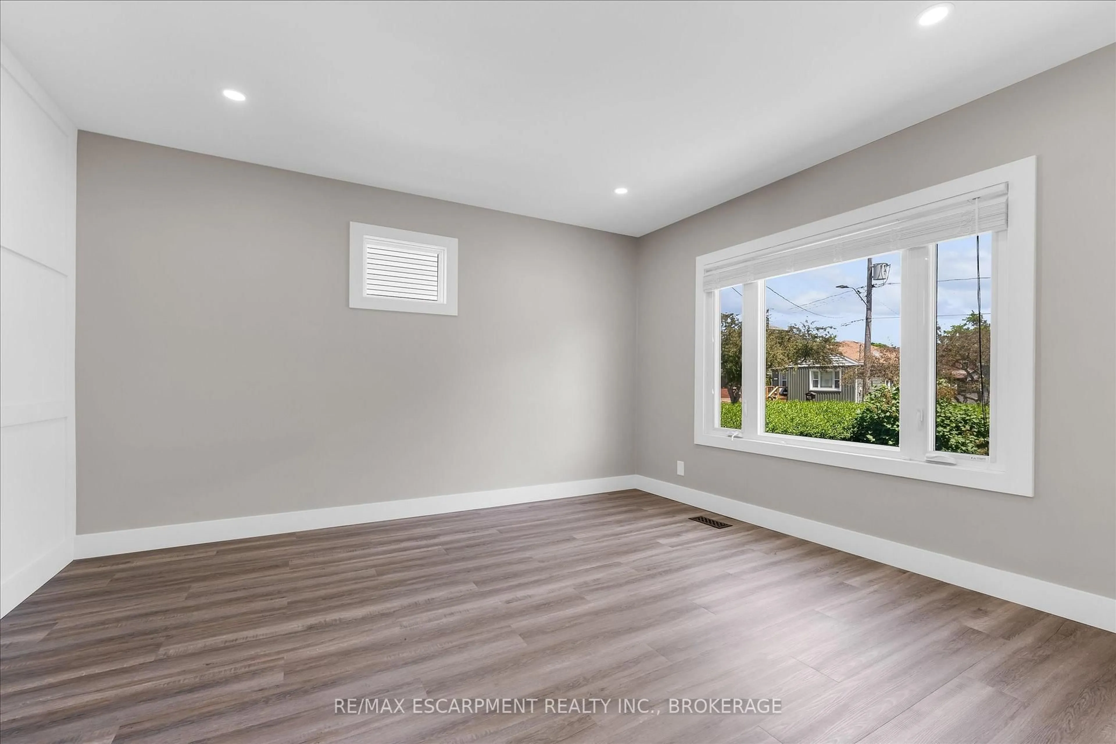 A pic of a room for 19 Lyons Ave, Welland Ontario L3B 1L8