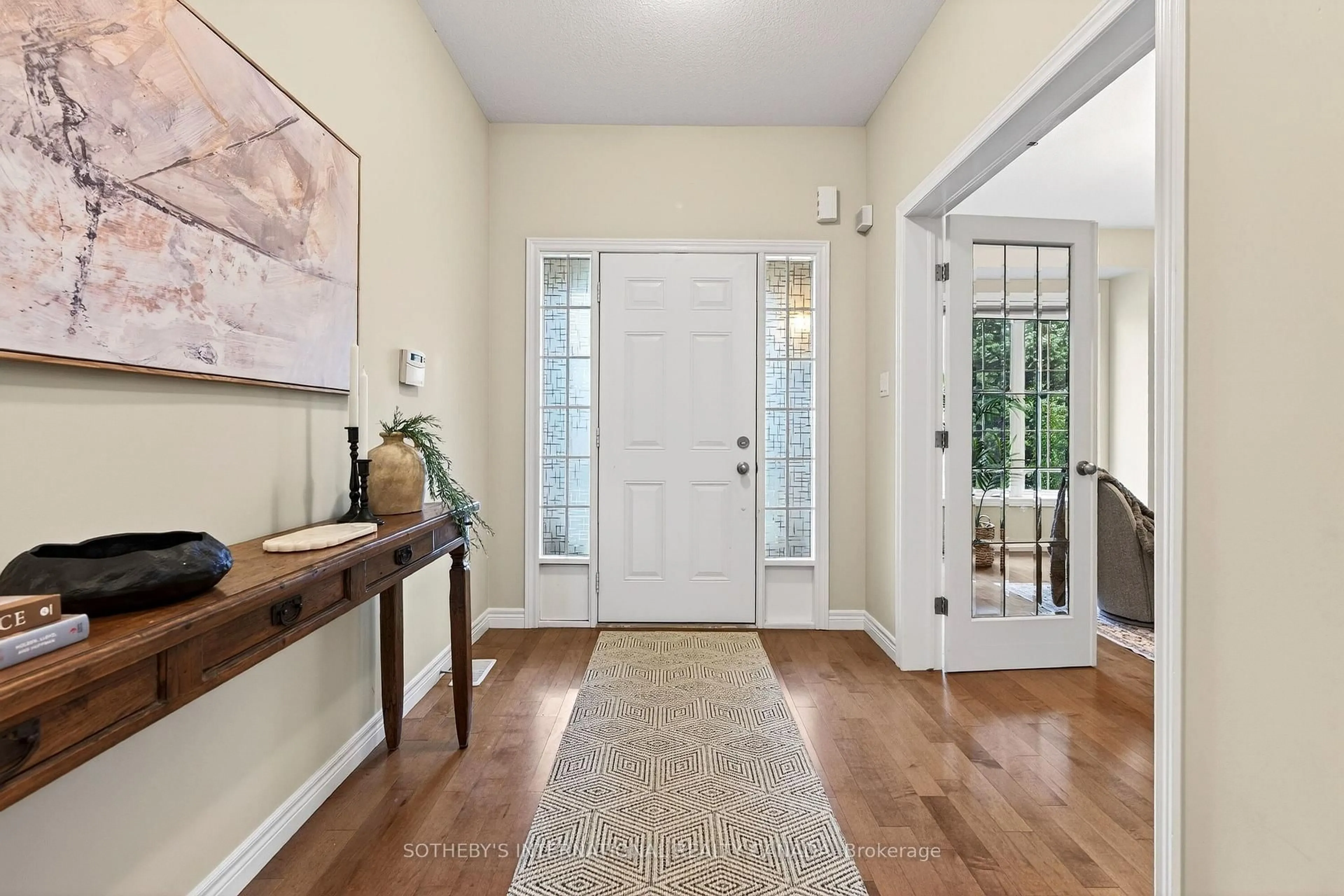 Indoor entryway for 40 Maplevale Dr, Hamilton Ontario L9G 0C5