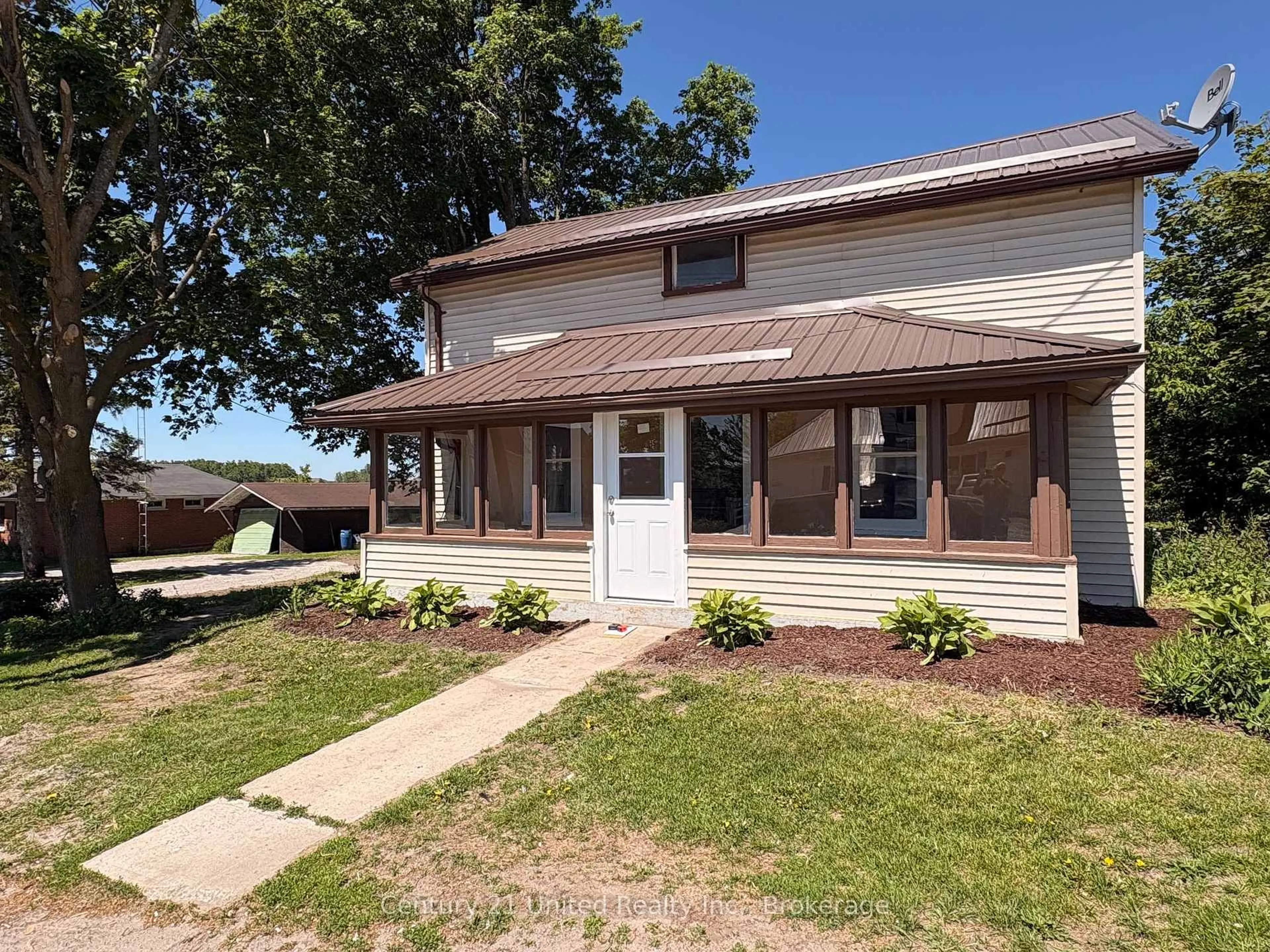 A pic from outside/outdoor area/front of a property/back of a property/a pic from drone, unknown for 4071 Highway 35, Kawartha Lakes Ontario K0M 1G0