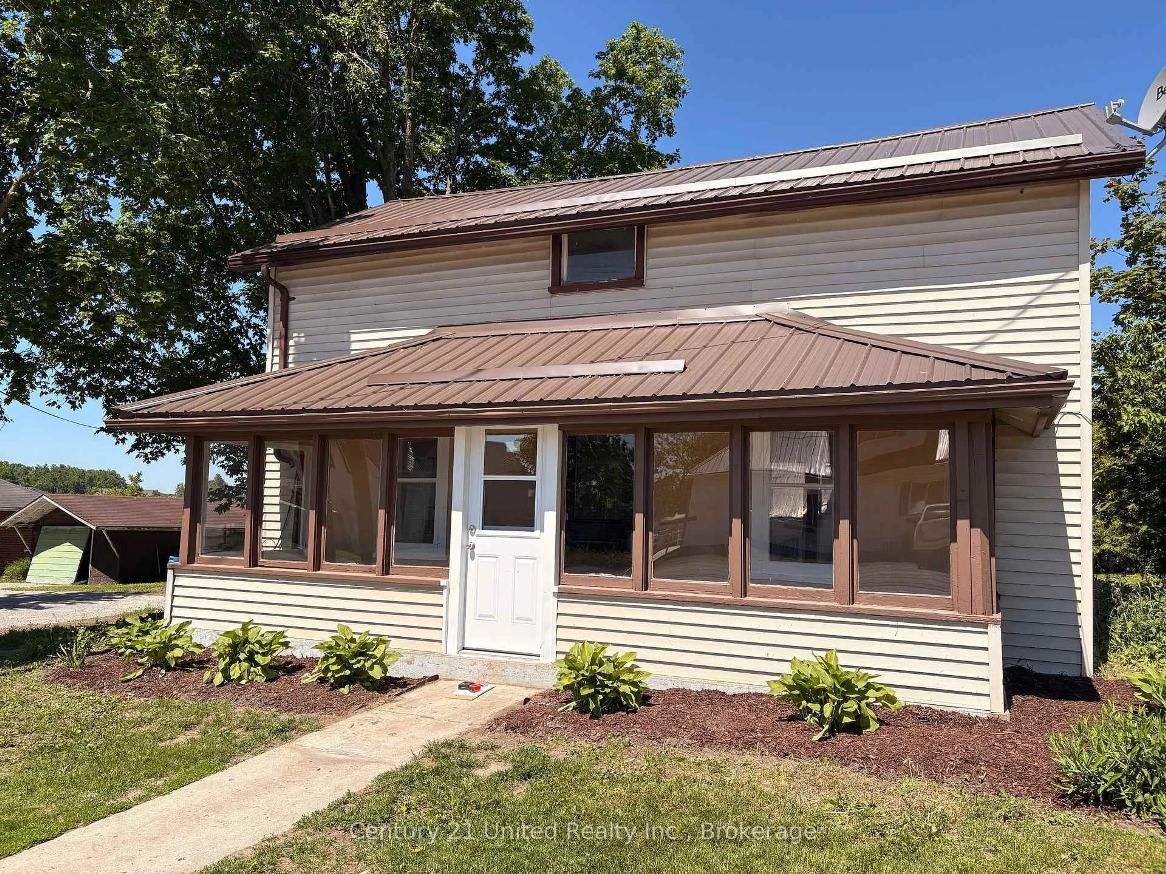 Home with vinyl exterior material, unknown for 4071 Highway 35, Kawartha Lakes Ontario K0M 1G0