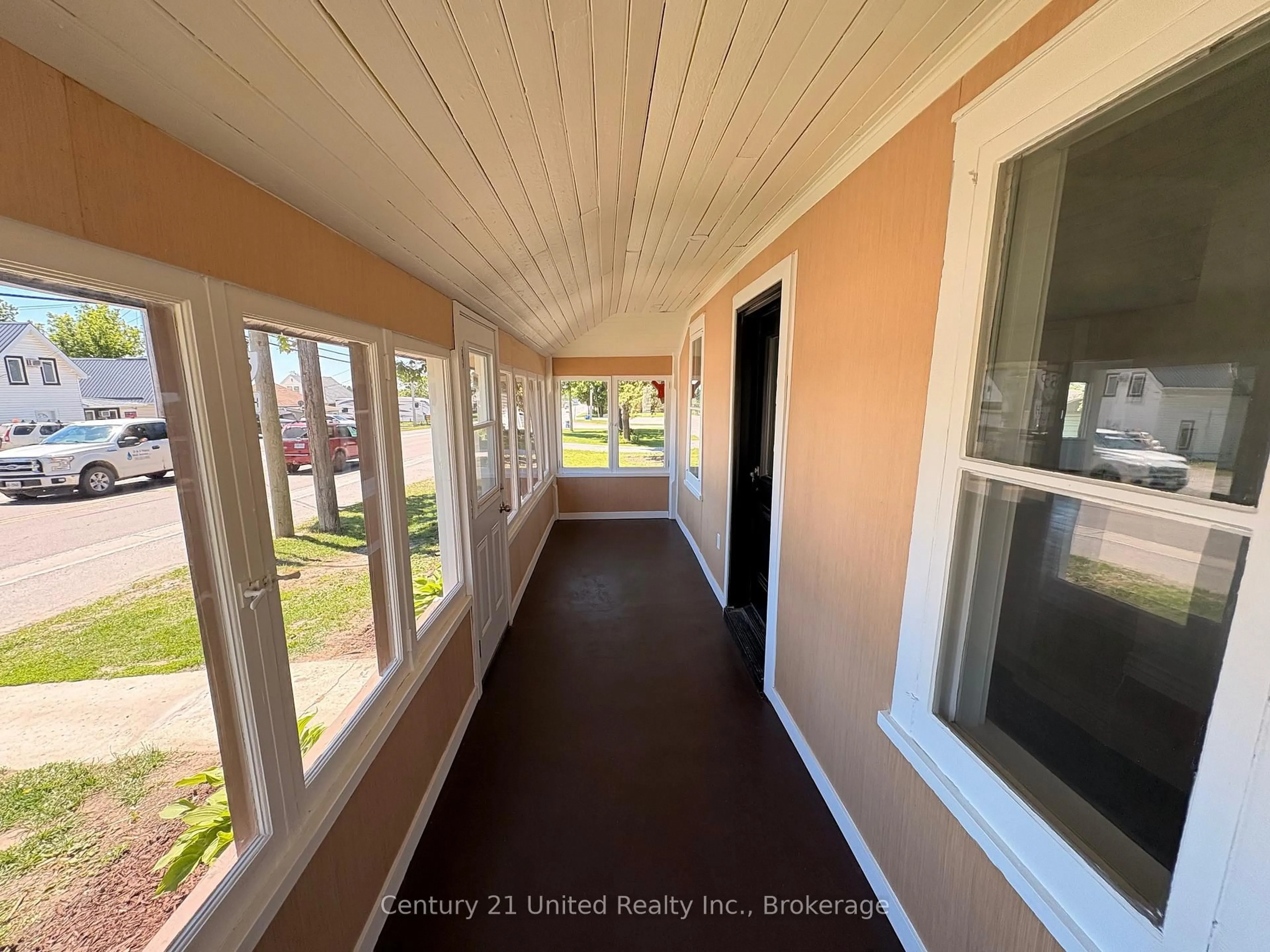 Indoor entryway for 4071 Highway 35, Kawartha Lakes Ontario K0M 1G0