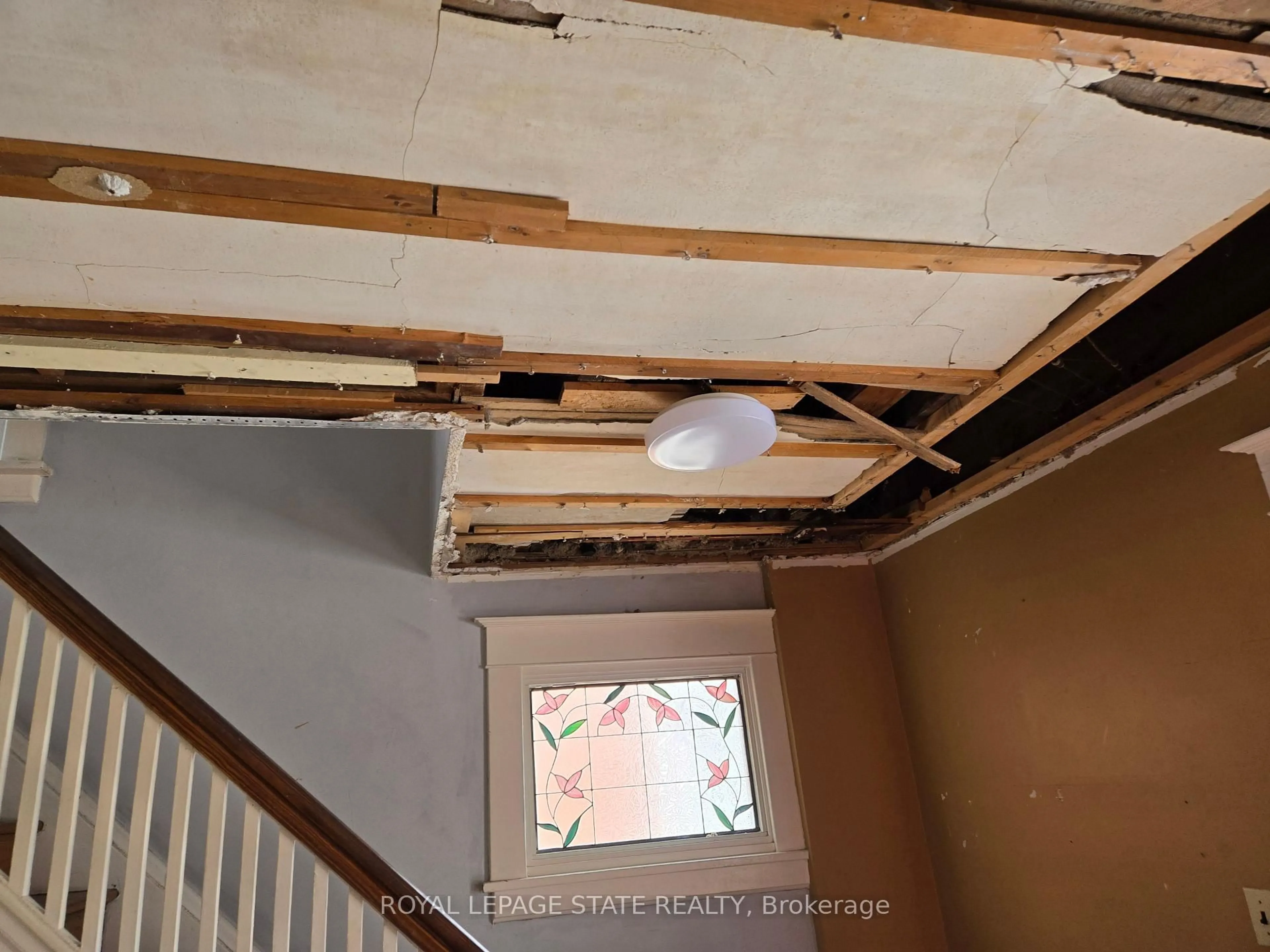 A pic of a room for 45 Chaplin Ave, St. Catharines Ontario L2R 2E7