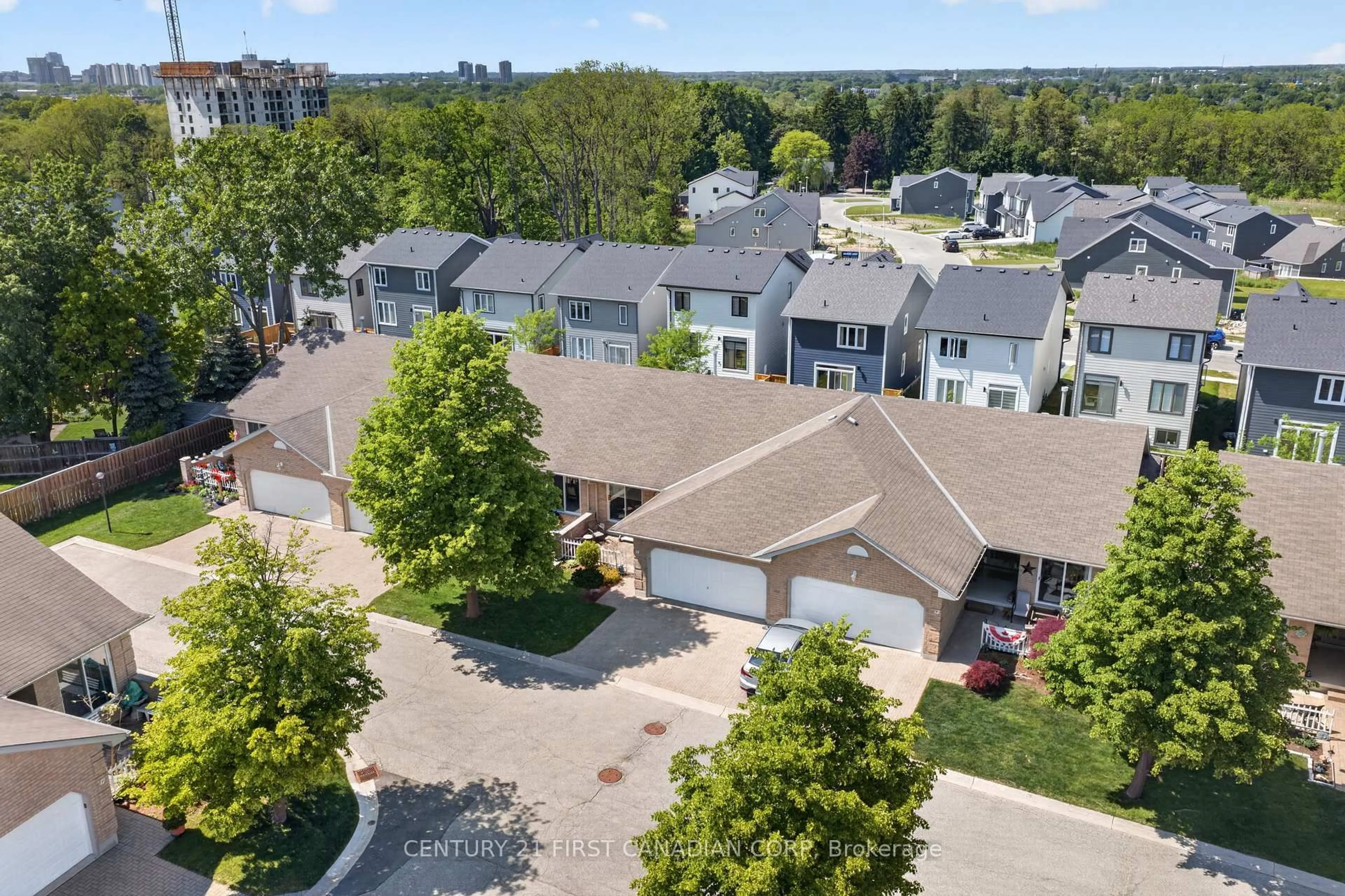 A pic from outside/outdoor area/front of a property/back of a property/a pic from drone, unknown for 861 Shelborne St #14, London South Ontario N5Z 5C5