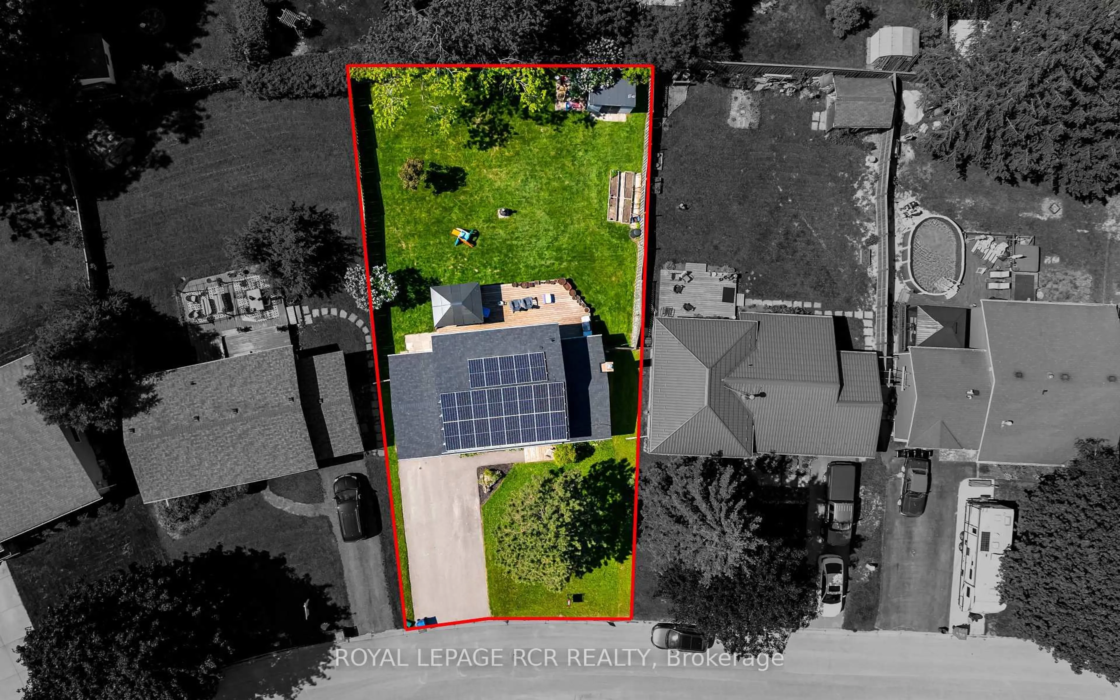 A pic from outside/outdoor area/front of a property/back of a property/a pic from drone, street for 510 Monica Crt, Shelburne Ontario L9V 3A3