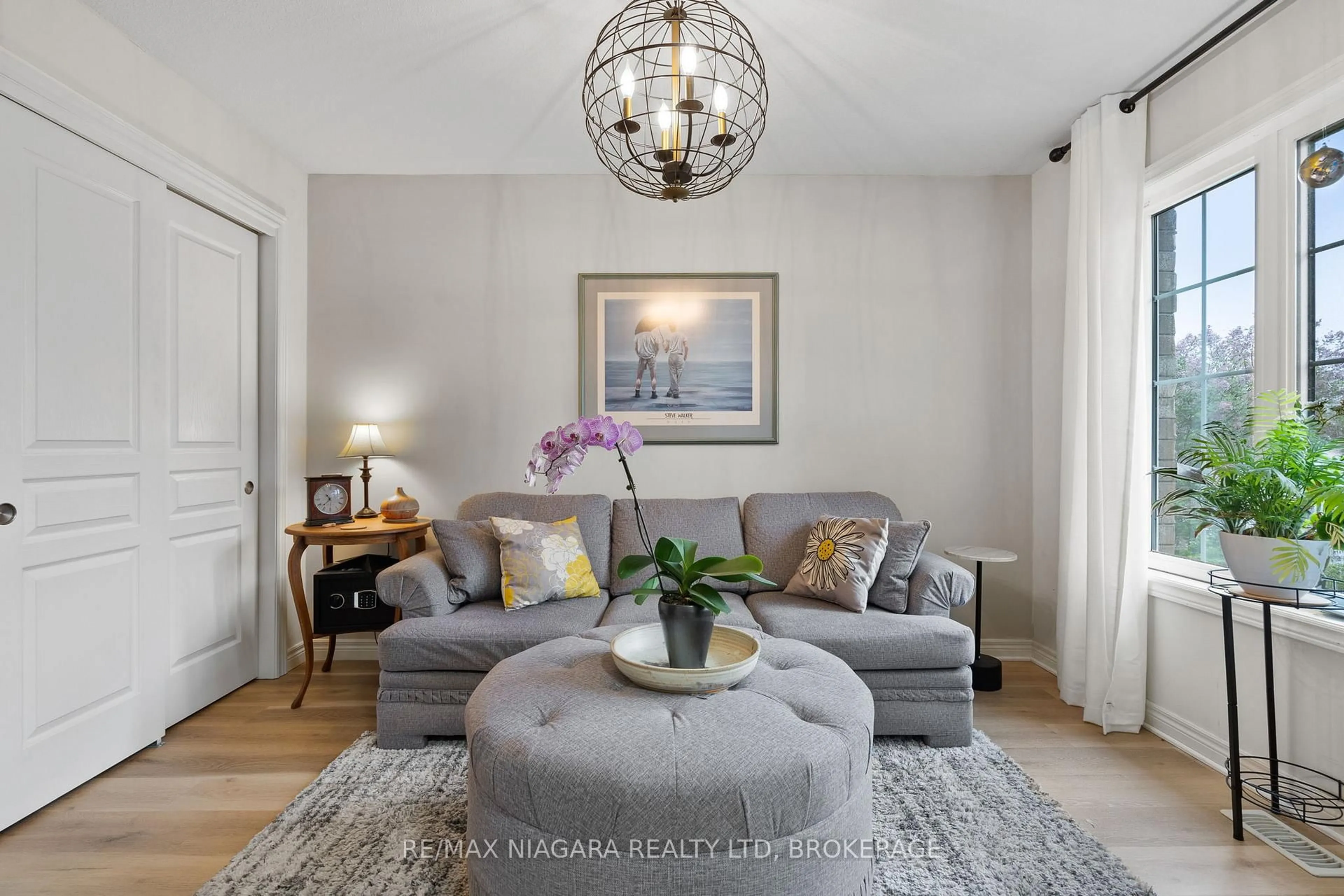 Living room with furniture, unknown for 149 Roselawn Cres, Welland Ontario L3C 0C5