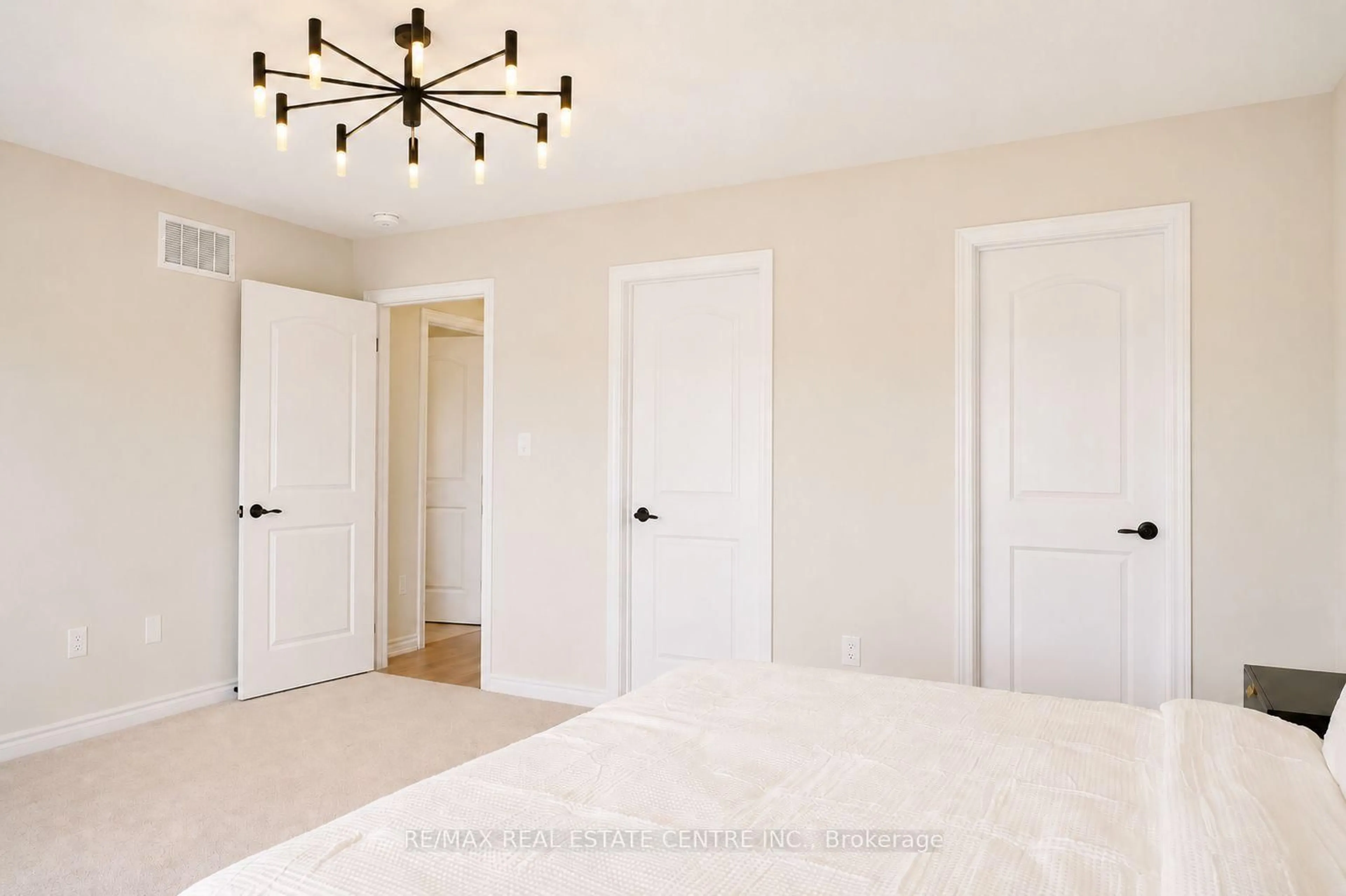 A pic of a room for 15 Cahill Dr, Brantford Ontario N3T 0V5