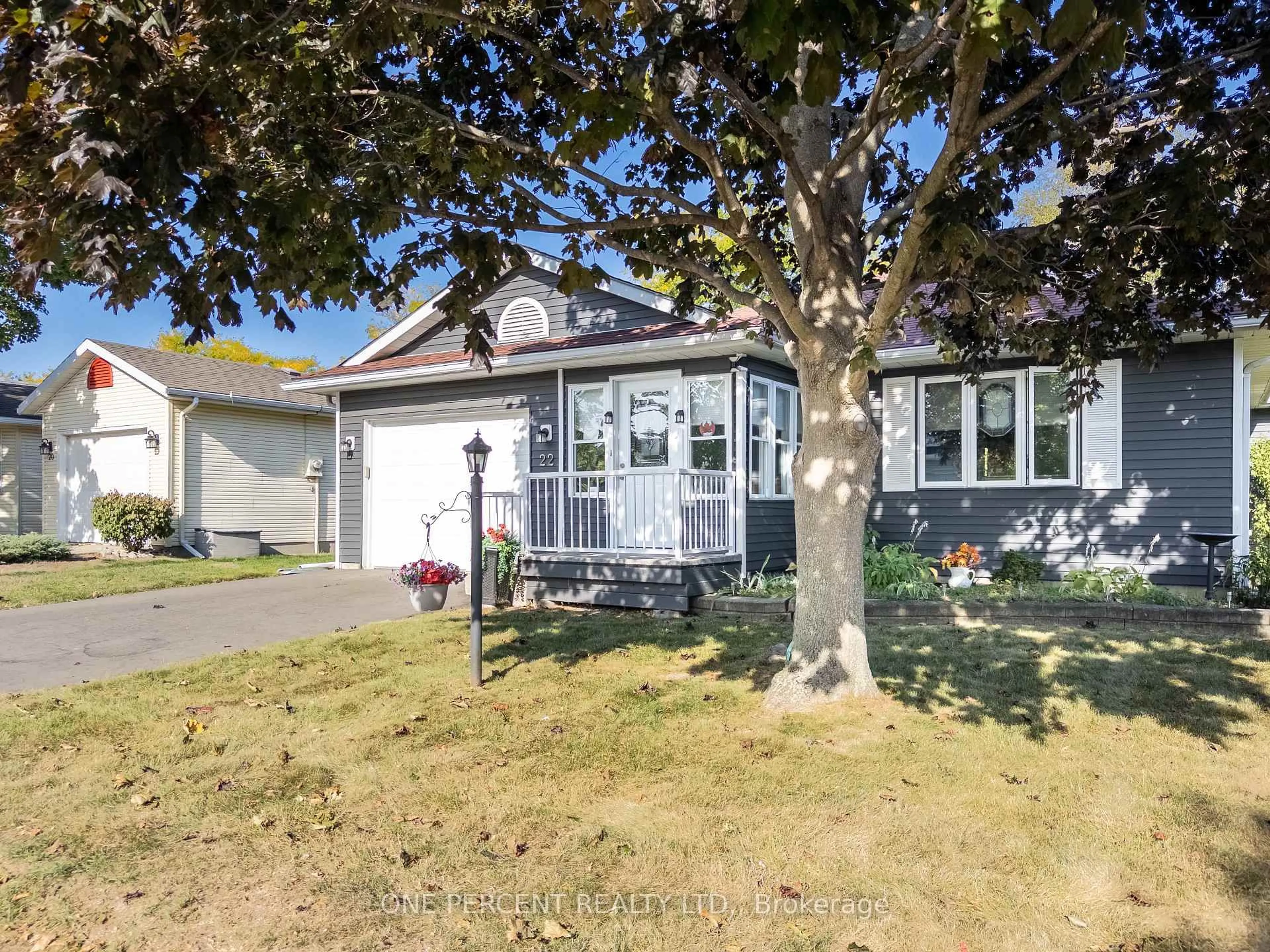A pic from outside/outdoor area/front of a property/back of a property/a pic from drone, street for 22 HERITAGE Dr, Prince Edward County Ontario K0K 3L0