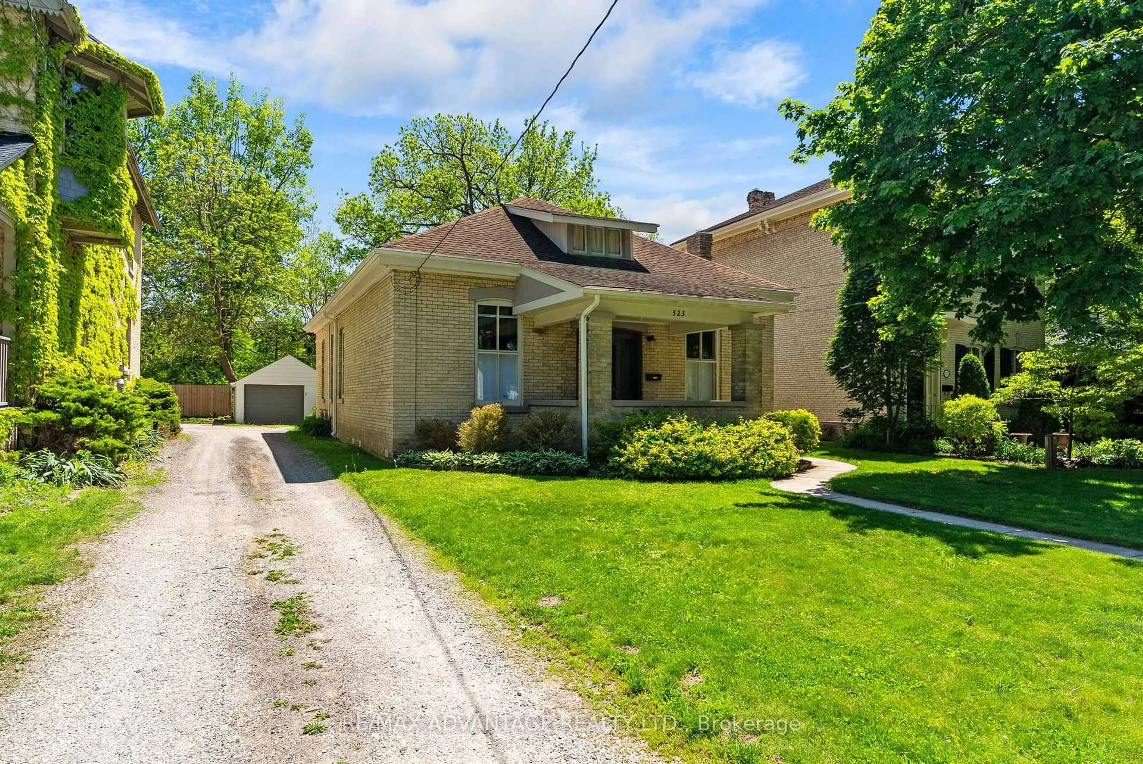 Unknown for 523 Dufferin Ave, London East Ontario N6B 2A3