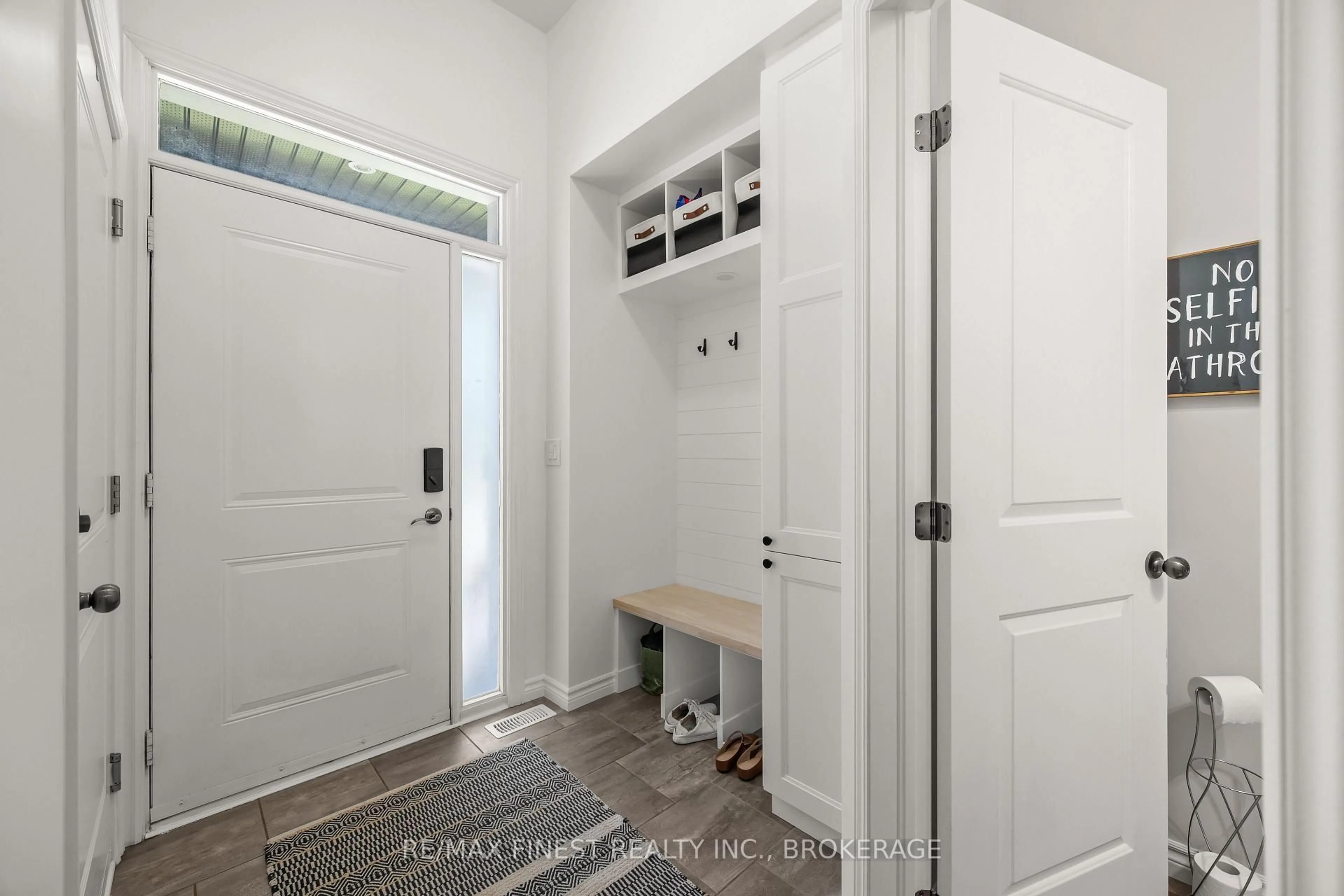 Indoor entryway for 1158 Horizon Dr, Kingston Ontario K7P 0K7