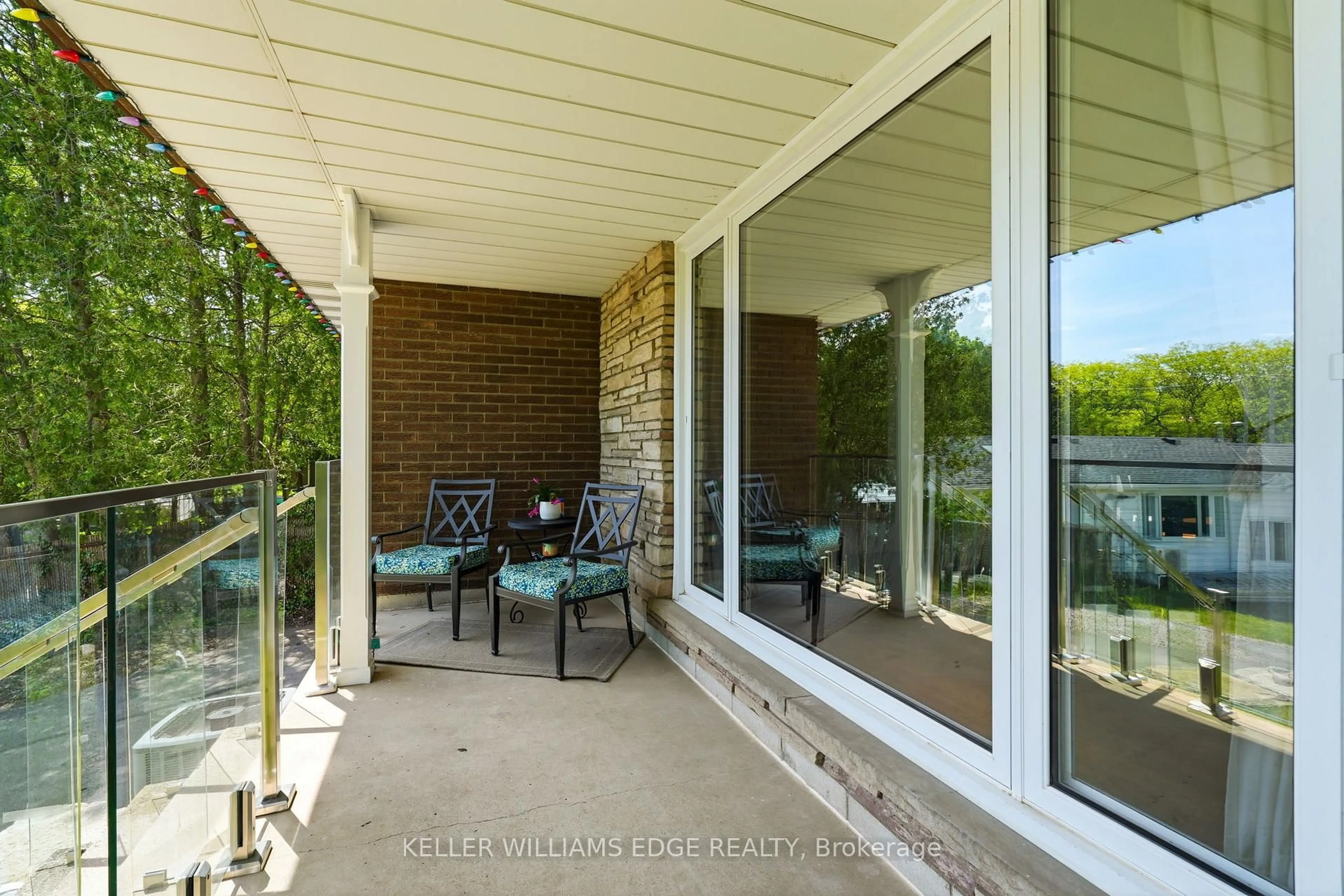 Patio, water/lake/river/ocean view for 52 Parkside Ave, Hamilton Ontario L9H 2S7