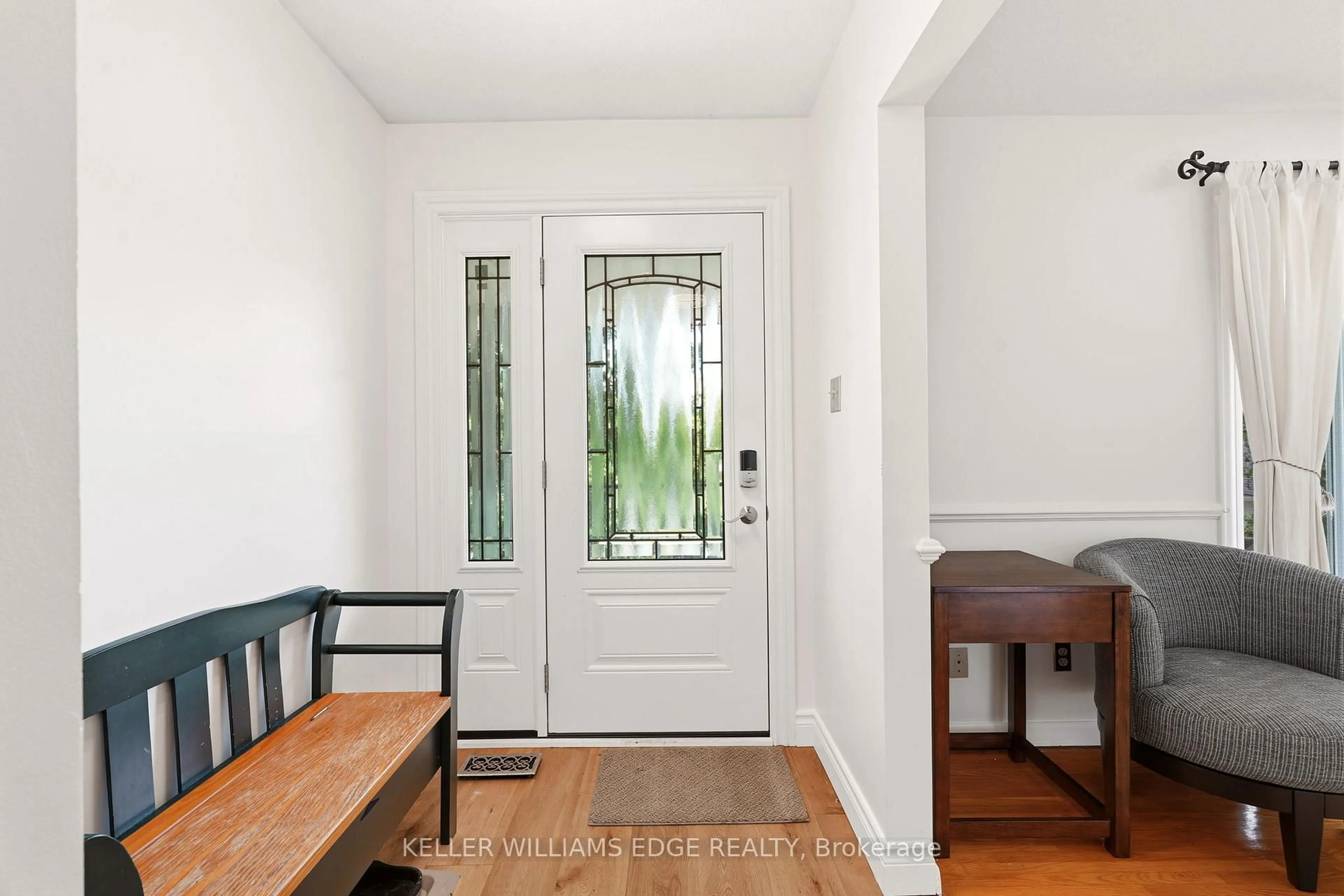 Indoor entryway for 52 Parkside Ave, Hamilton Ontario L9H 2S7