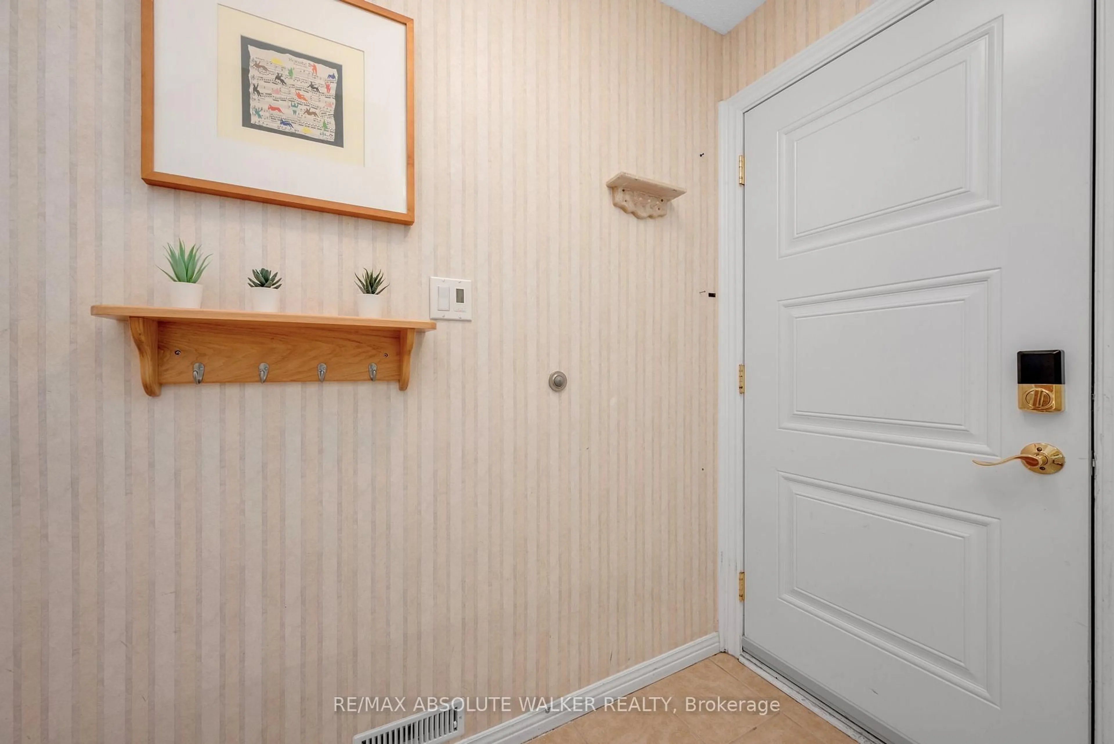 Unknown for 402 Montfort St #12, Ottawa Ontario K1L 8G7