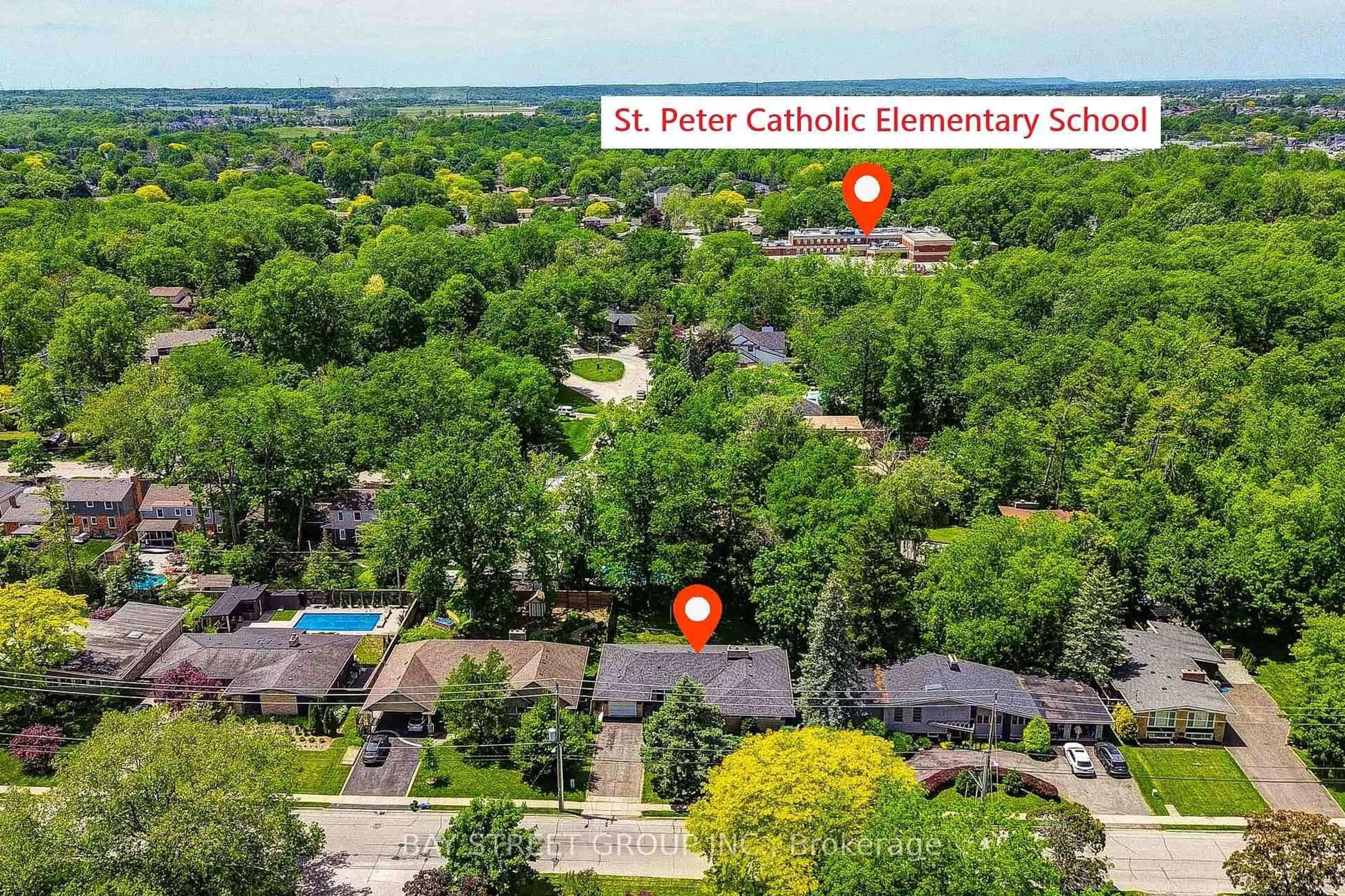 A pic from outside/outdoor area/front of a property/back of a property/a pic from drone, street for 88 MARSDALE Dr, St. Catharines Ontario L2T 3S9