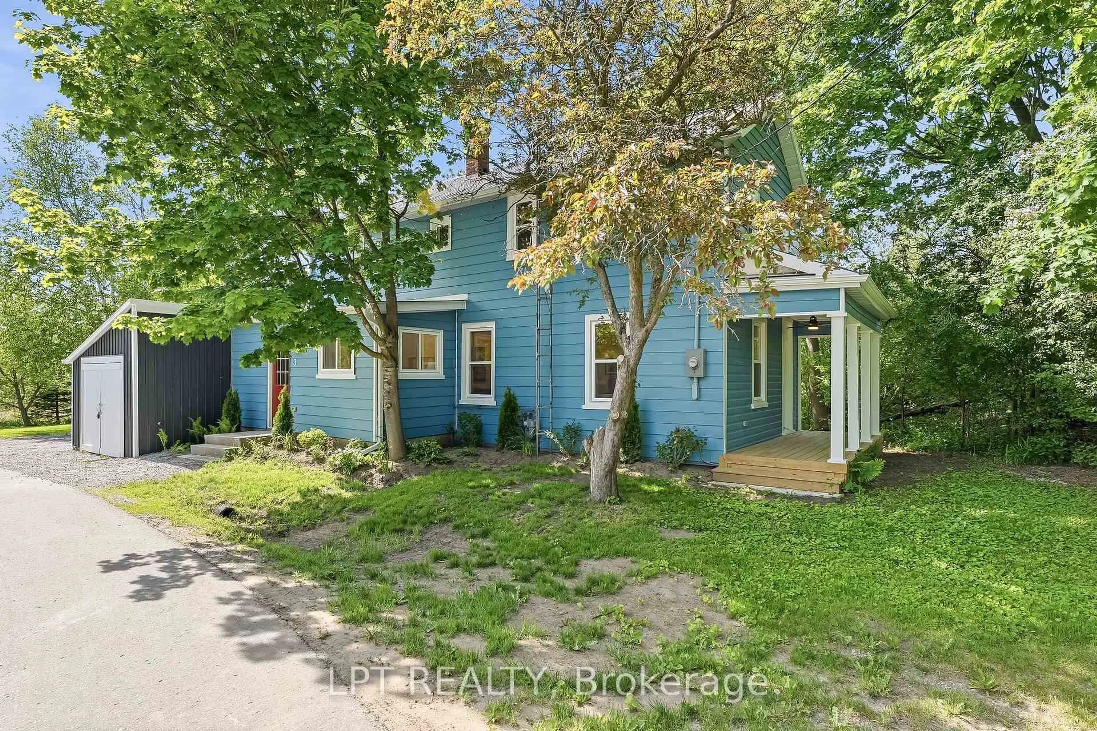 A pic from outside/outdoor area/front of a property/back of a property/a pic from drone, street for 3 Gore St, Kawartha Lakes Ontario L0A 1A0