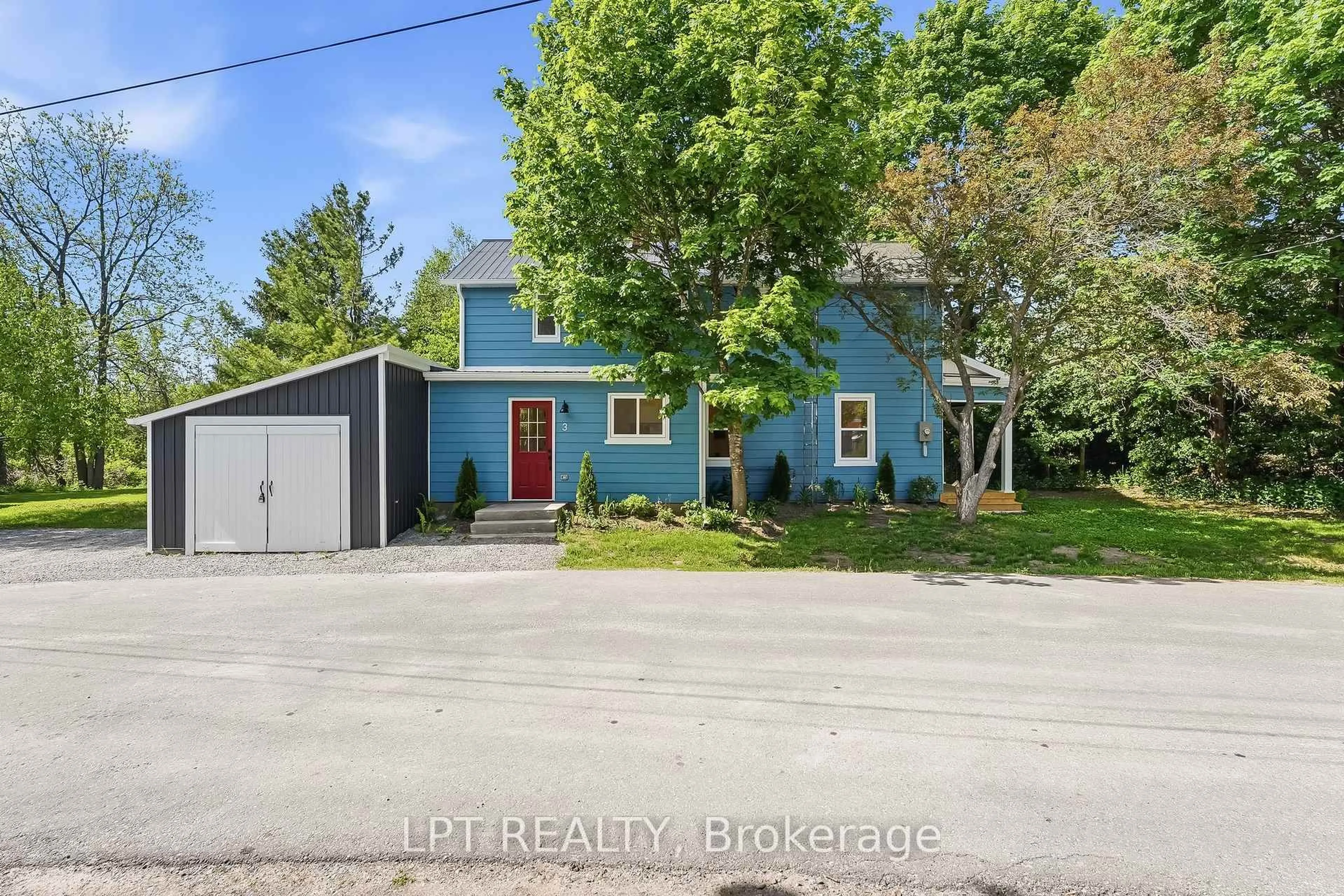A pic from outside/outdoor area/front of a property/back of a property/a pic from drone, street for 3 Gore St, Kawartha Lakes Ontario L0A 1A0