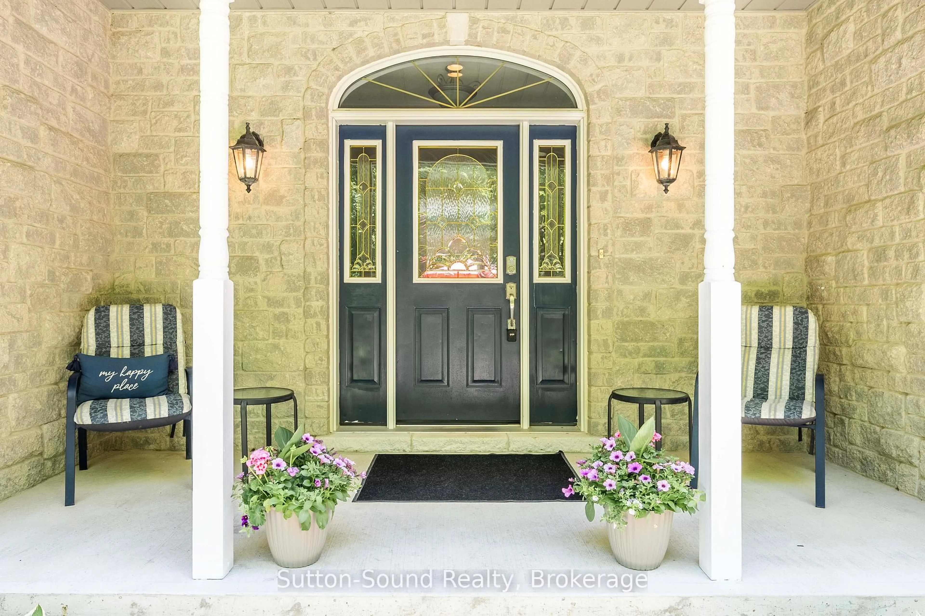 Indoor entryway for 318761 Grey 1 Rd, Georgian Bluffs Ontario N4K 5N4