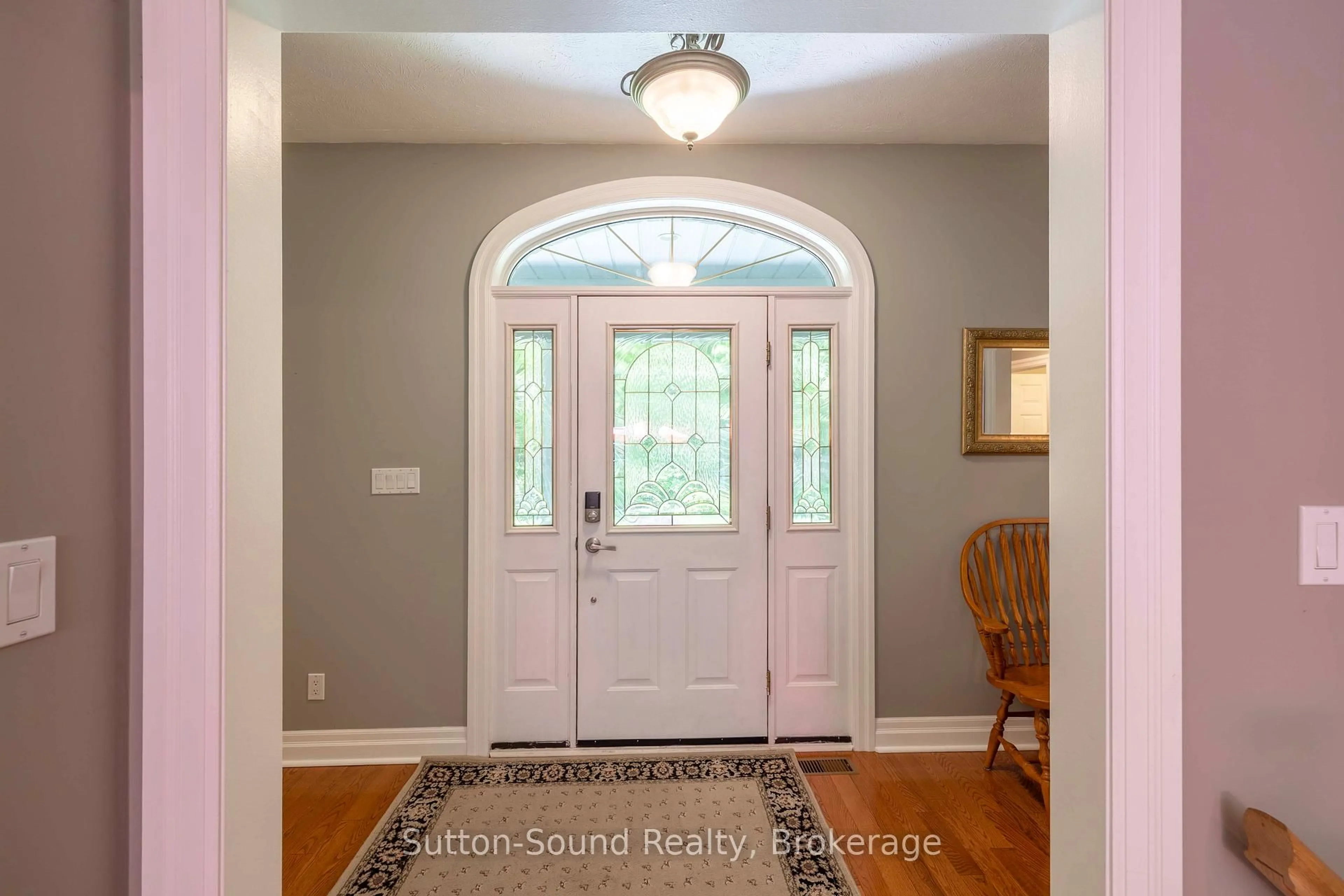 Indoor entryway for 318761 Grey 1 Rd, Georgian Bluffs Ontario N4K 5N4