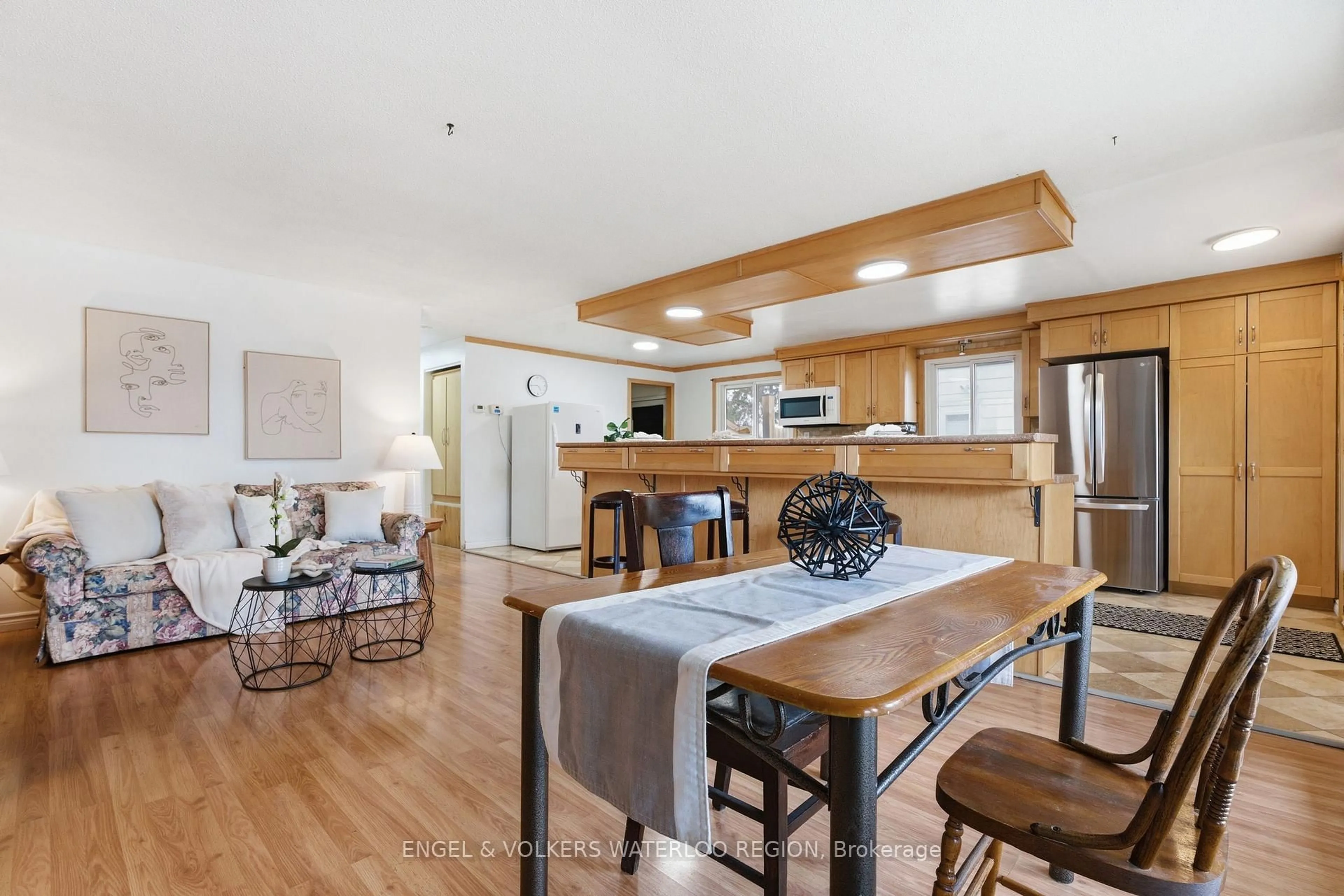 Open concept kitchen, wood/laminate floor for 515 Strasburg Rd, Kitchener Ontario N2E 1P1